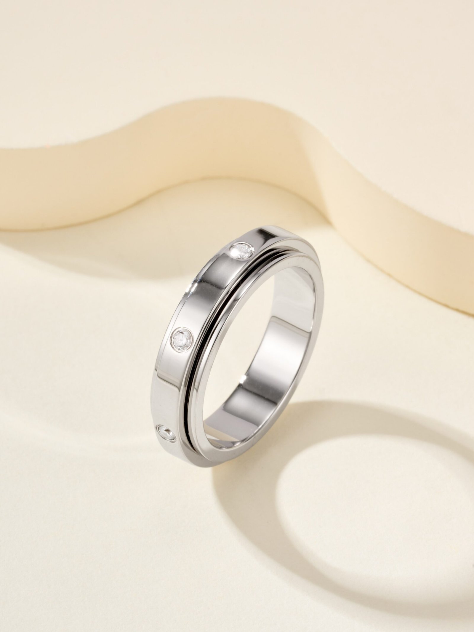 Time Run Narrow 7-Diamond Ring - 图片 5