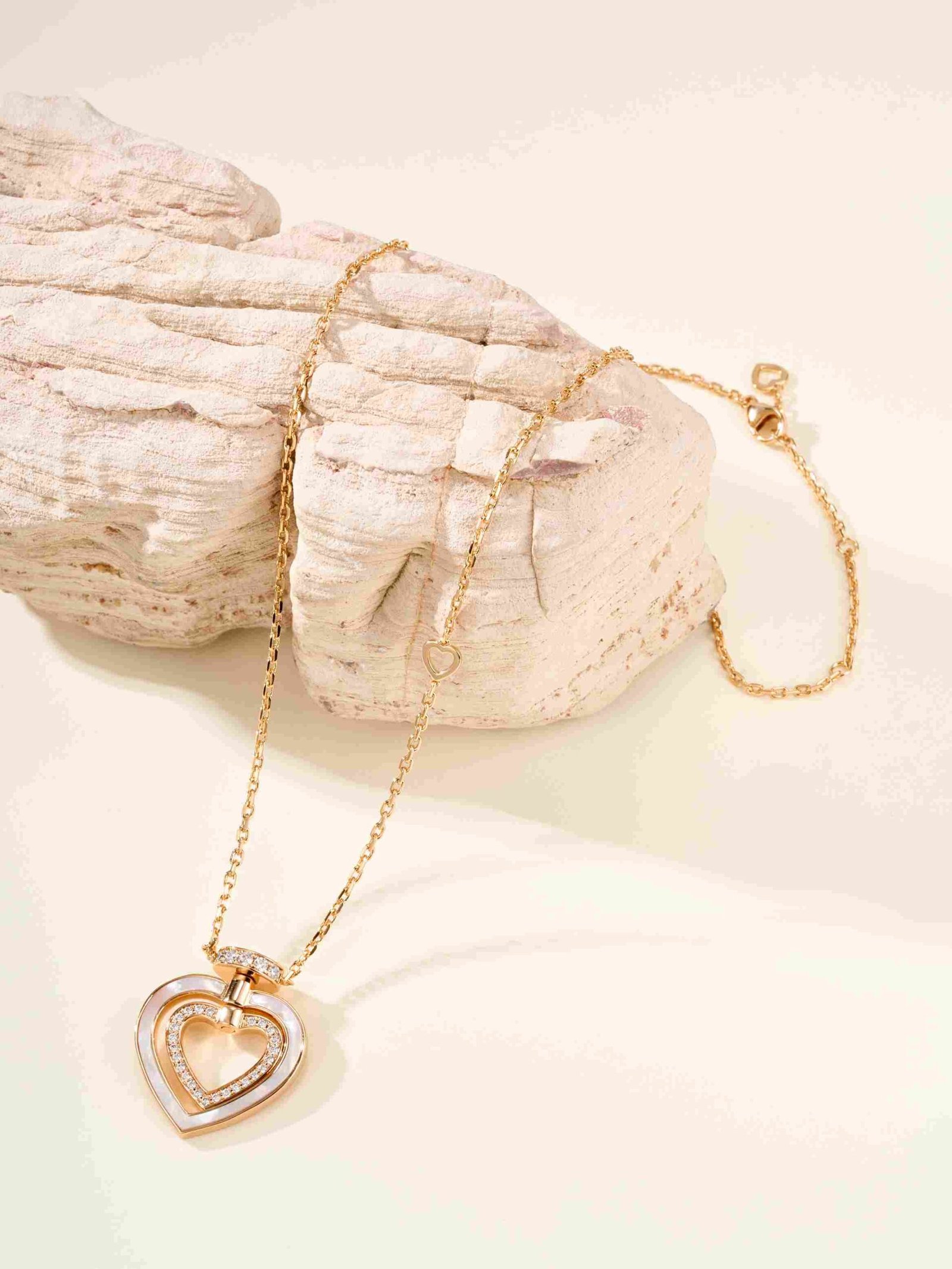 Wenden Pretty Woman Rotating Diamond Heart Necklace - Image 9