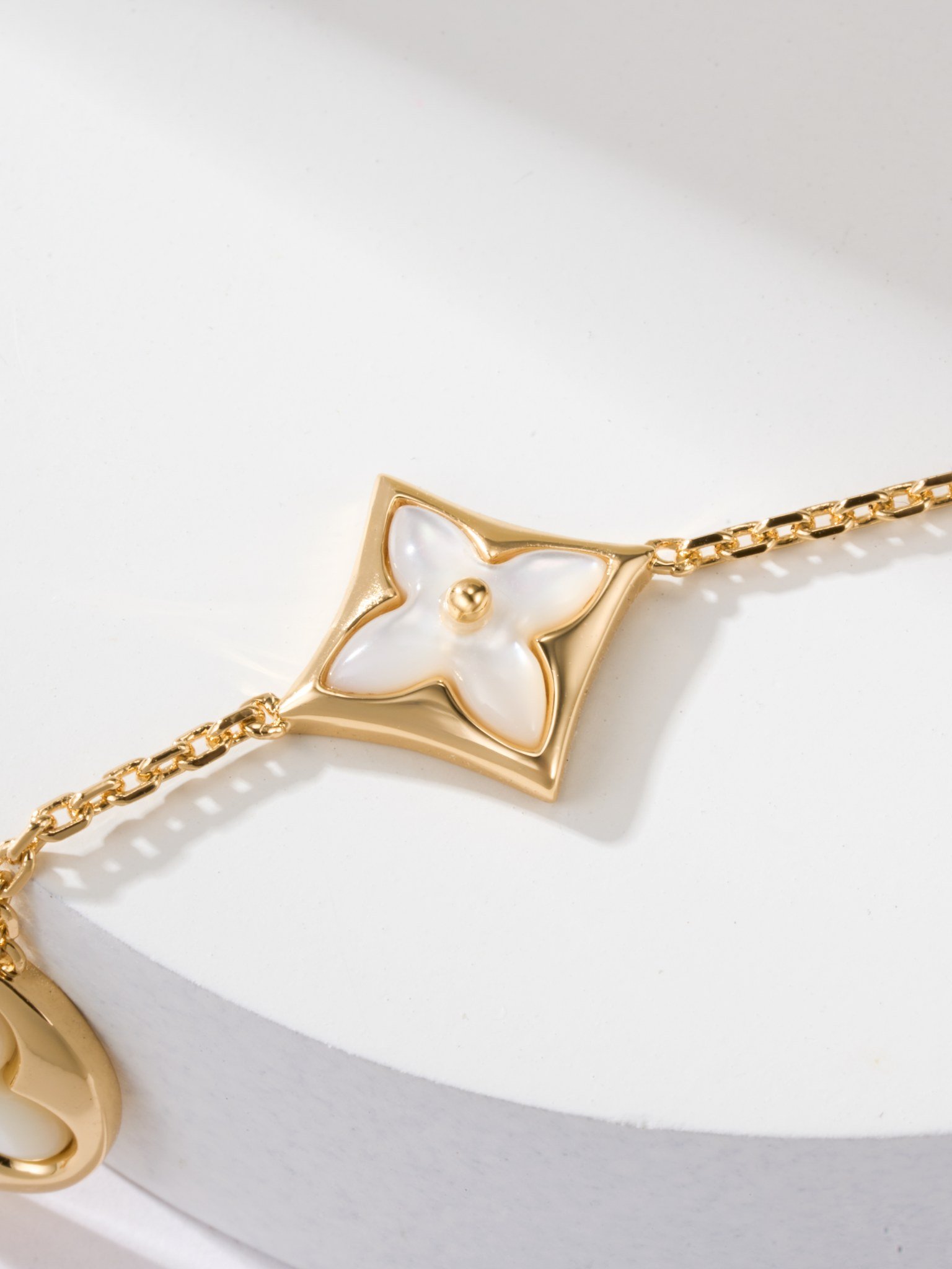 LV Classic Five Flower White Beimu Bracelet - 图片 17