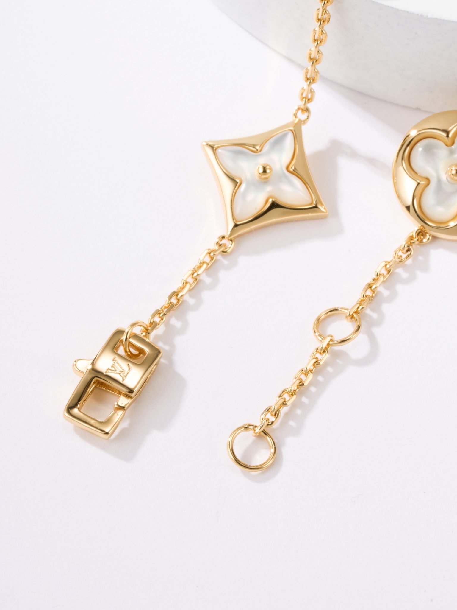 LV Classic Five Flower White Beimu Bracelet - 图片 5