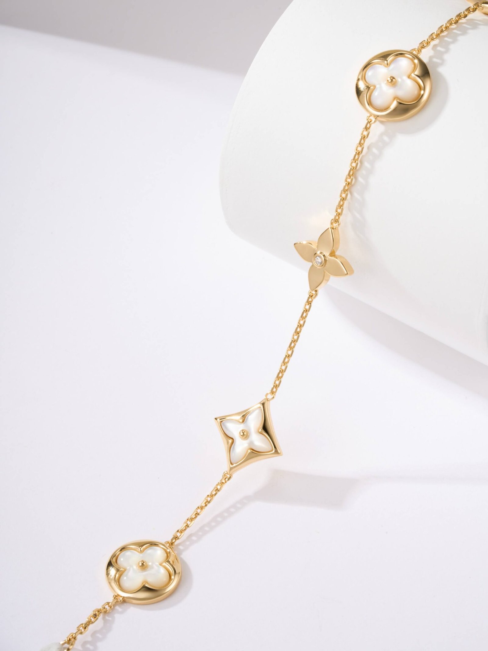 LV Classic Five Flower White Beimu Bracelet - 图片 3