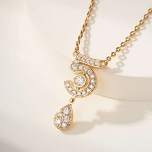 Eternal N ° 5 necklace