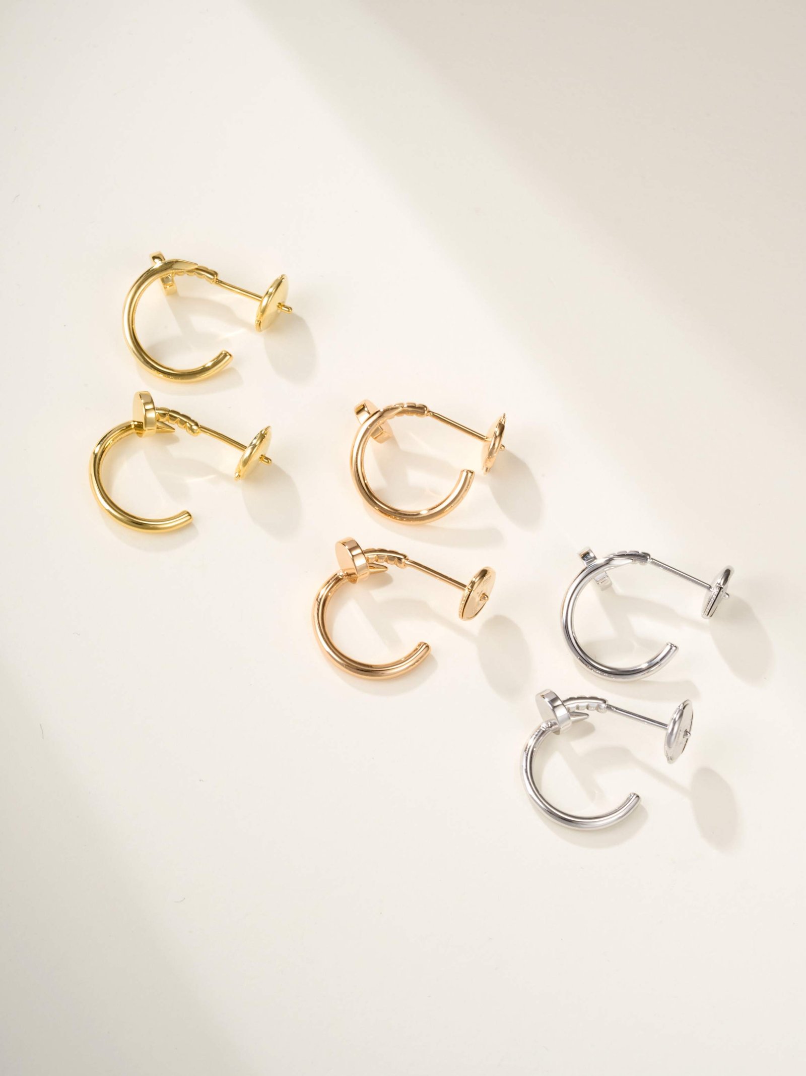 Nail small diamond free earrings