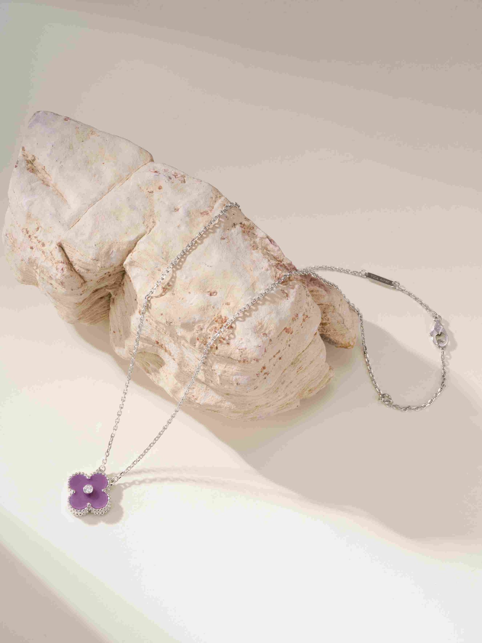 VCA Christmas Limited Edition Diamond Set Clover Necklace - Image 4