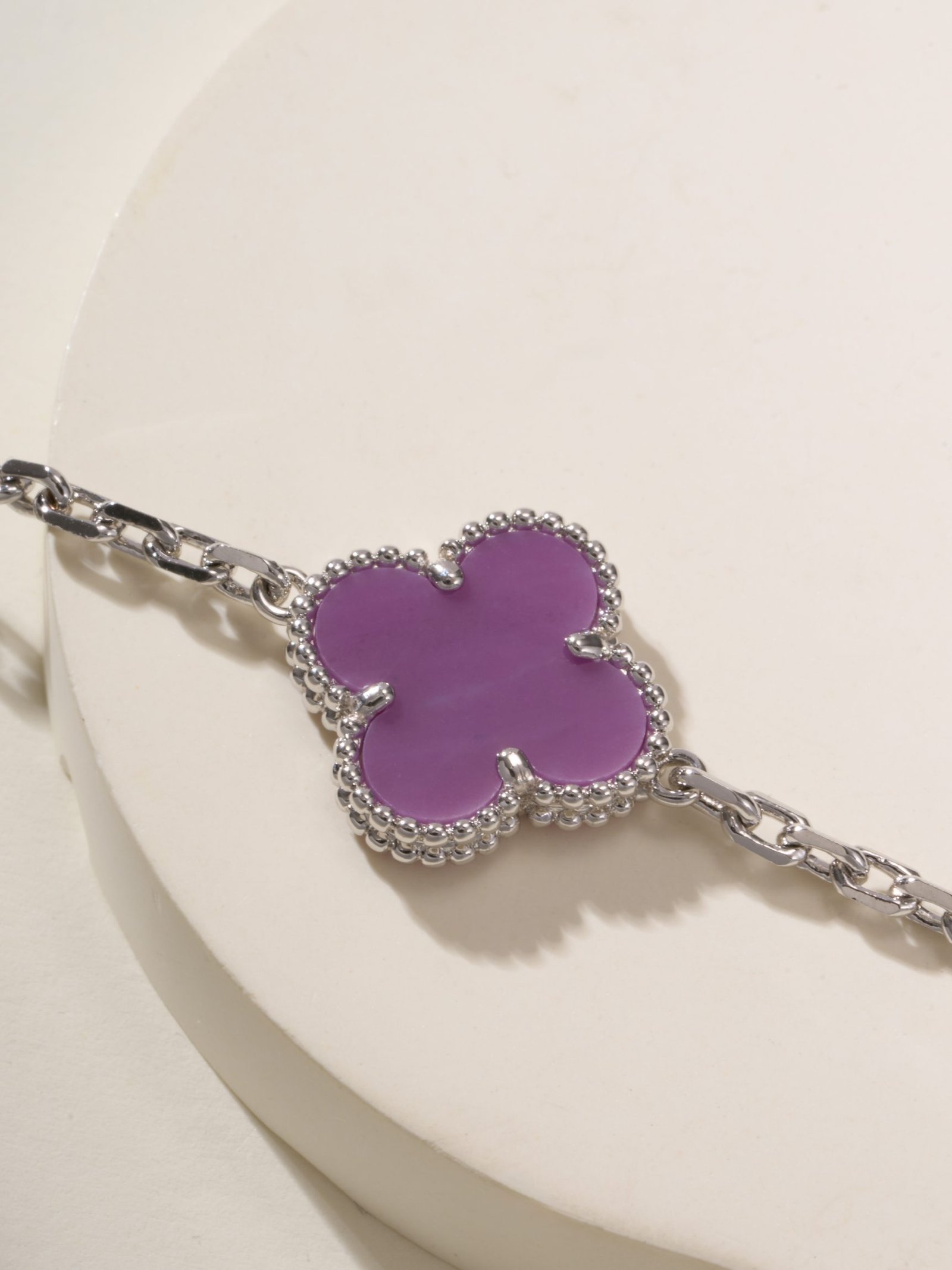 Jidiao carved flower piece white gold violet five flower bracelet - Image 2