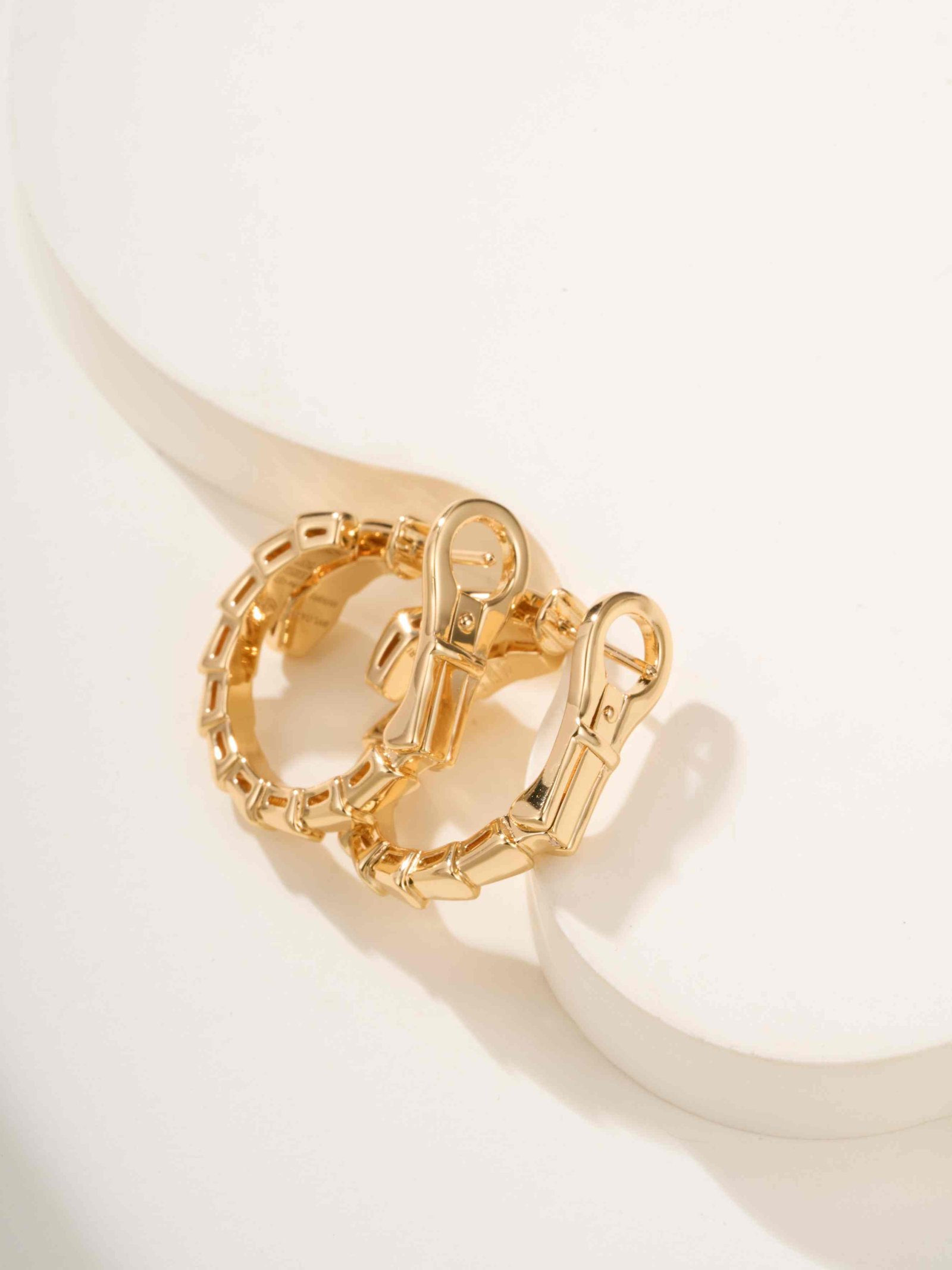 SERPENTI VIPER series snake bone diamond free earrings - Image 8