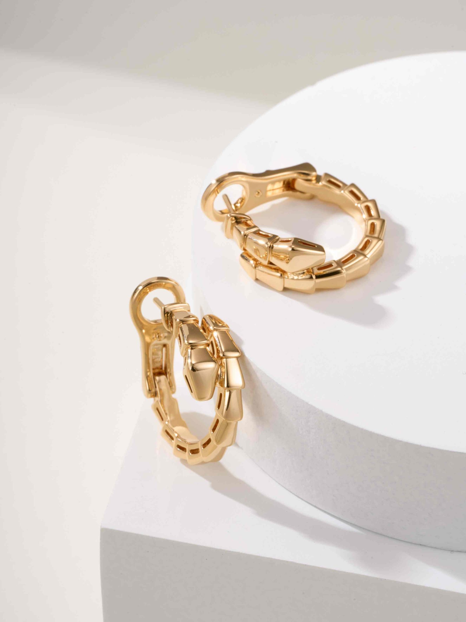 SERPENTI VIPER series snake bone diamond free earrings - Image 6