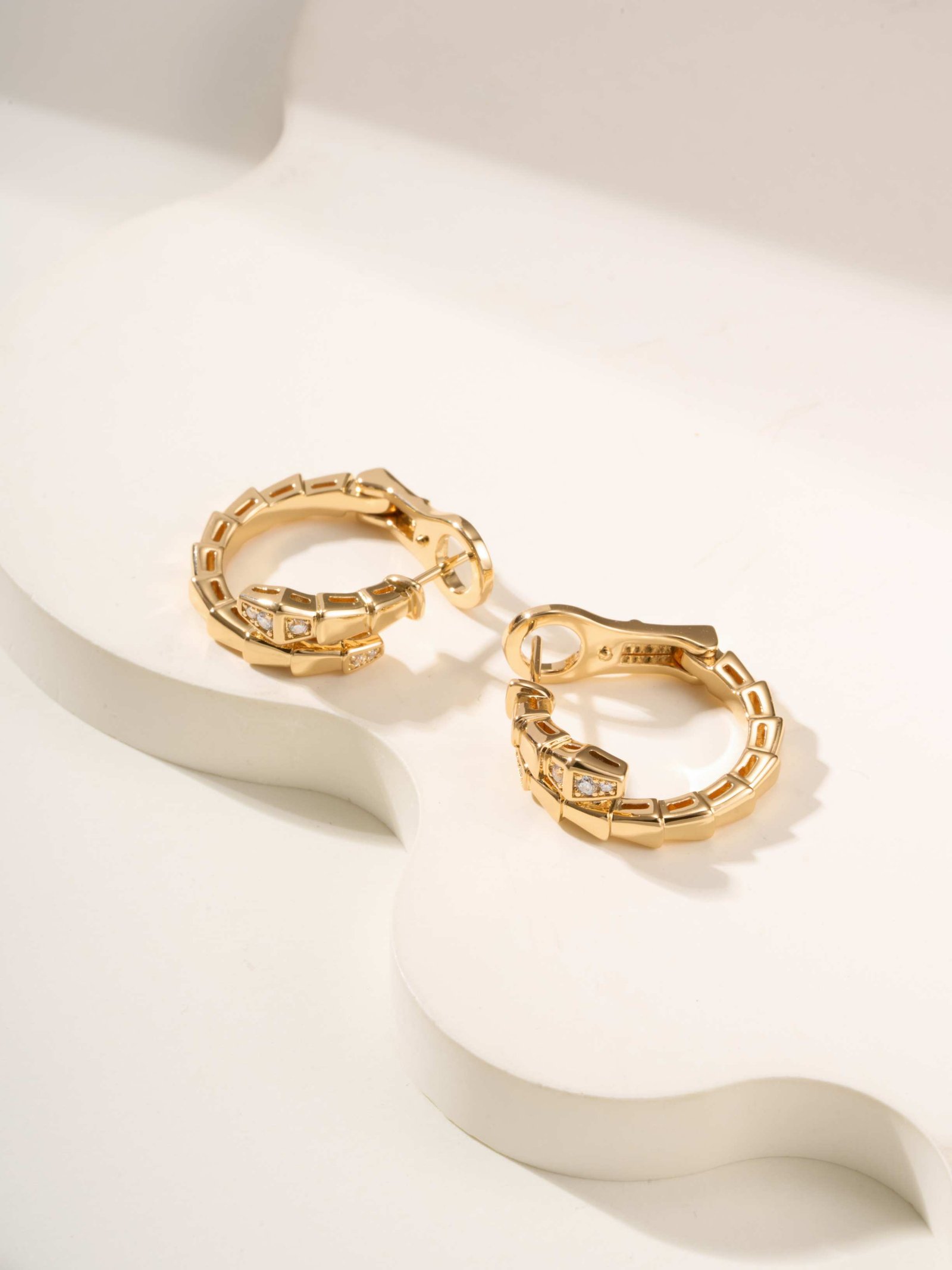 SERPENTI VIPER series snake bone tail diamond earrings - 图片 4