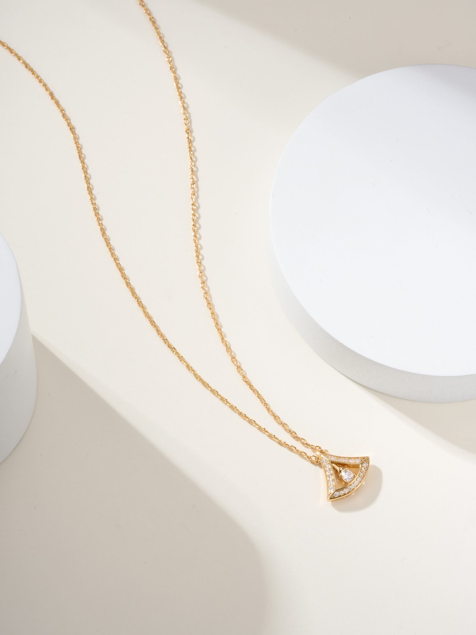 Small hollowed out full diamond necklace - 图片 8