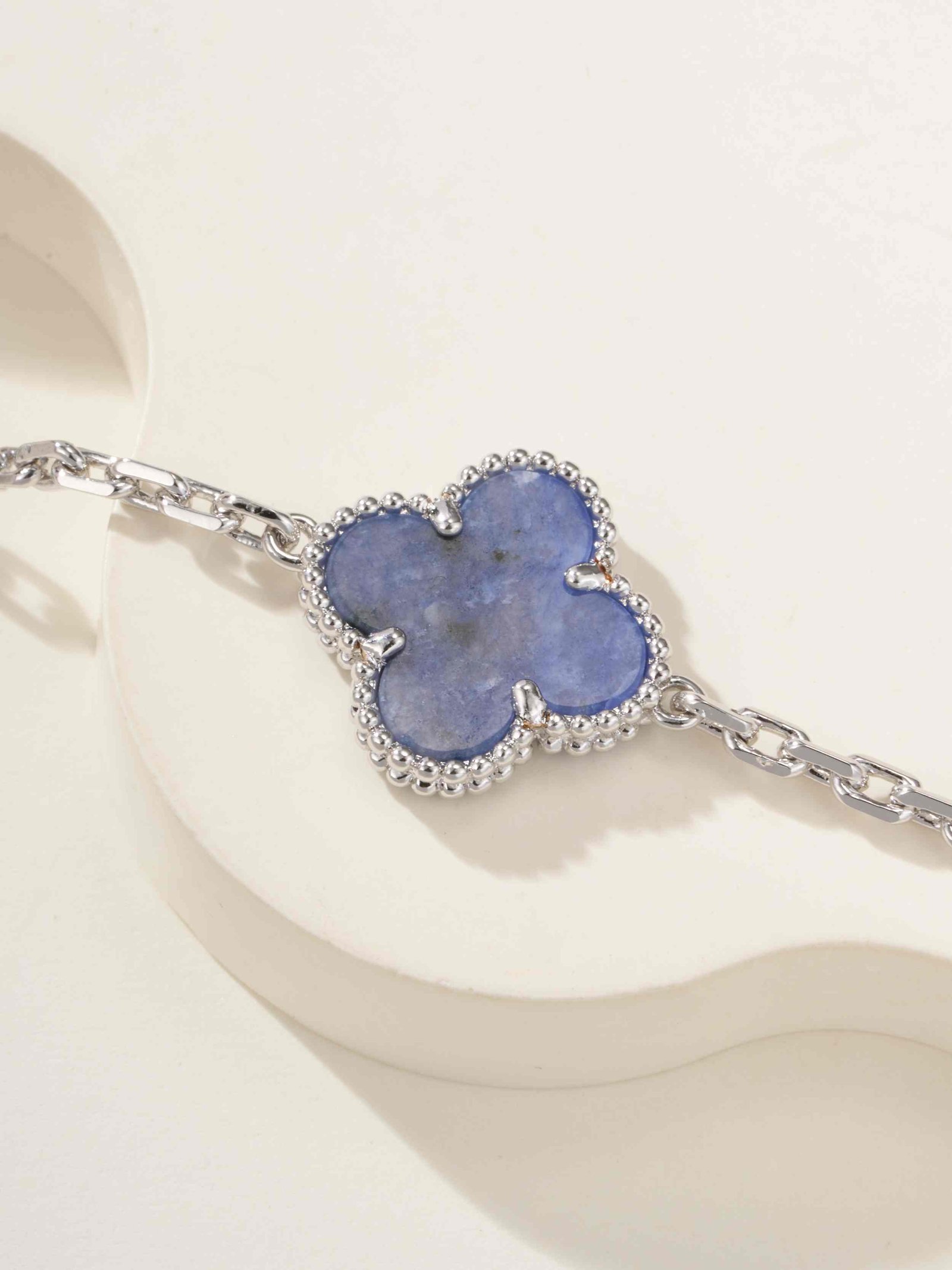 Vintage Alhambra Bracelet with 5 Flower Peterborough Stones - Image 4