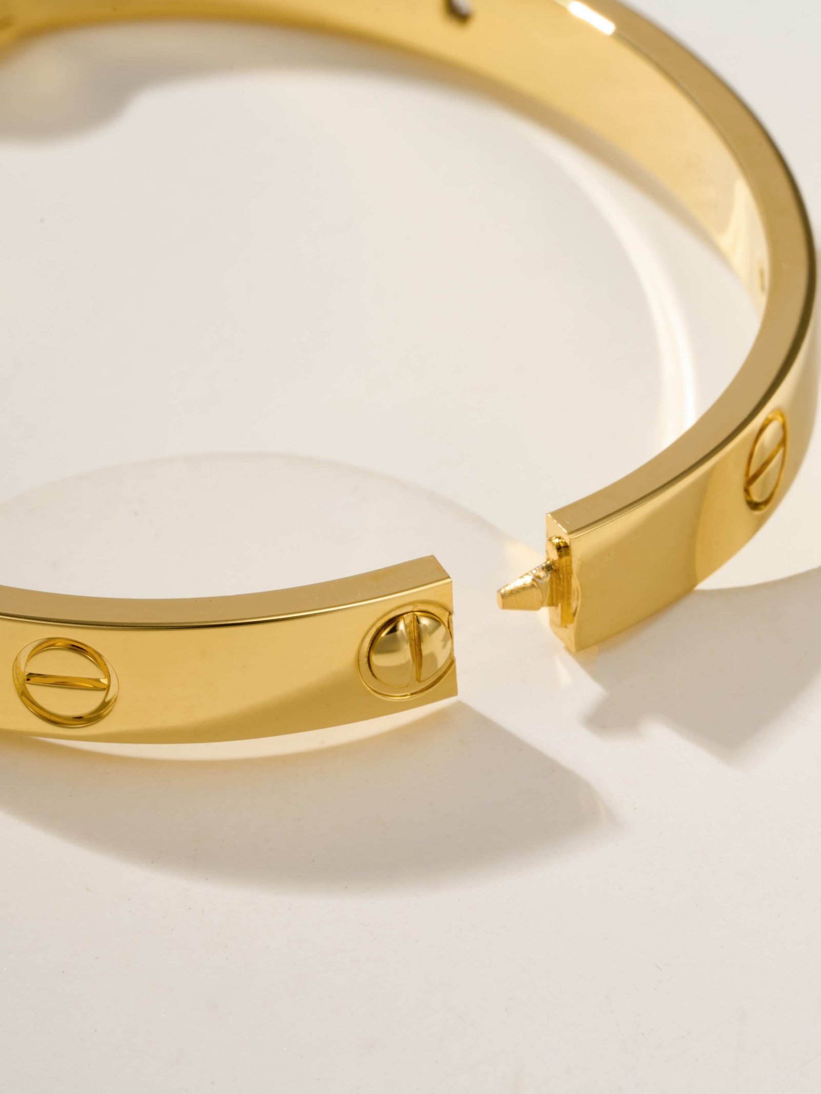 Classic LOVE Series Wide Four Diamond Bracelet - 图片 8
