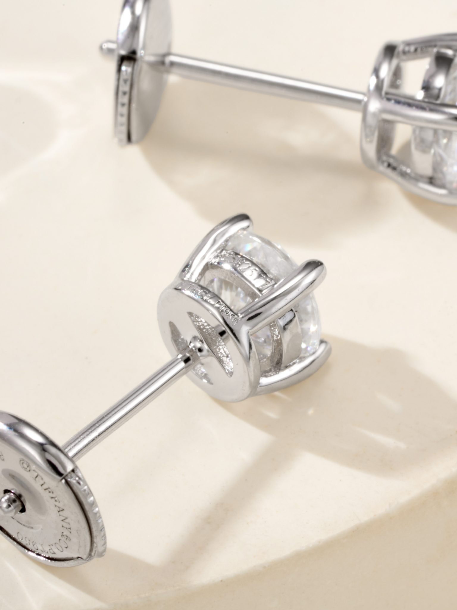 T Four Claw Earnail (0.5ct) - 图片 4