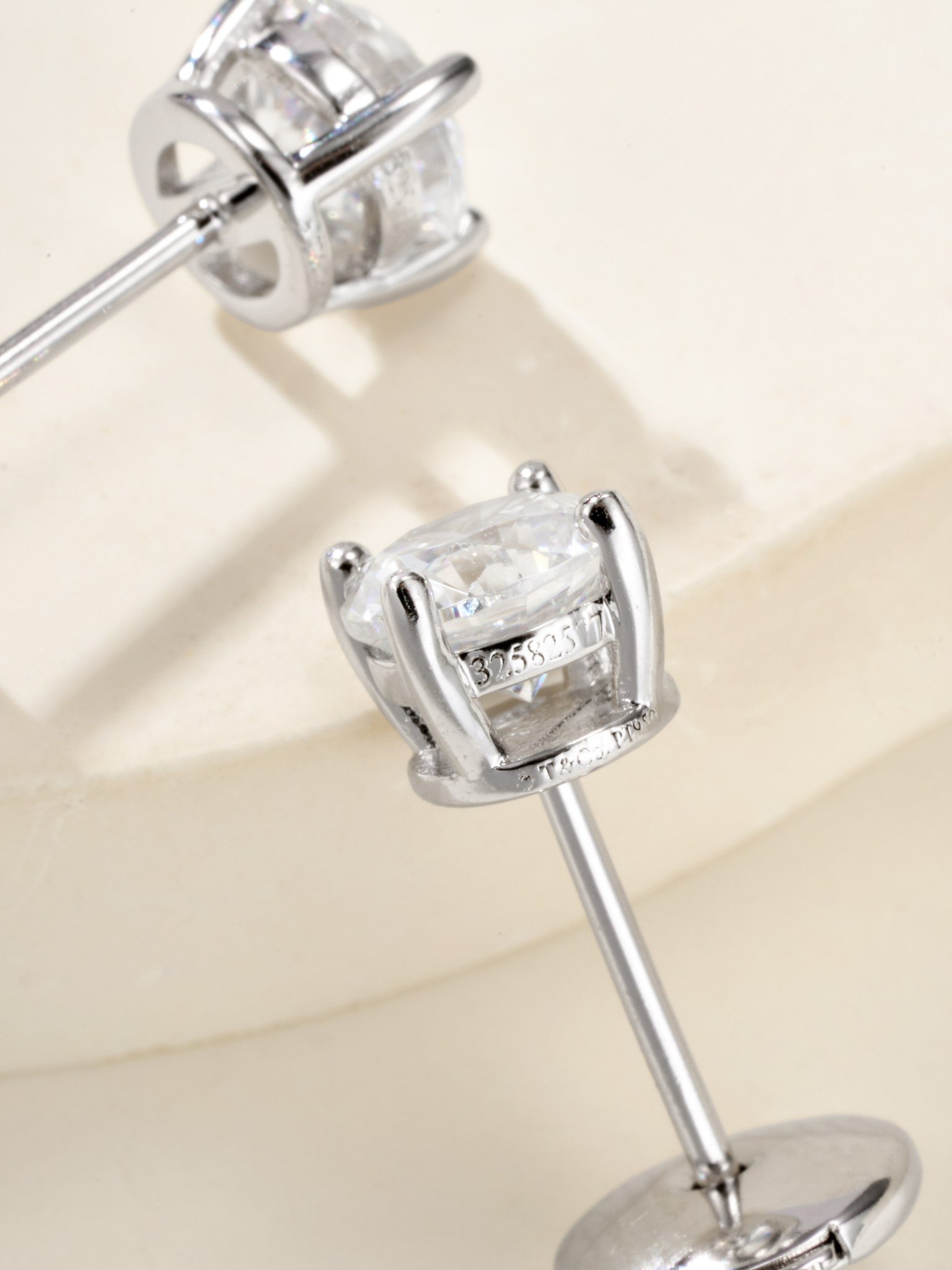 T Four Claw Earnail (0.5ct) - 图片 3