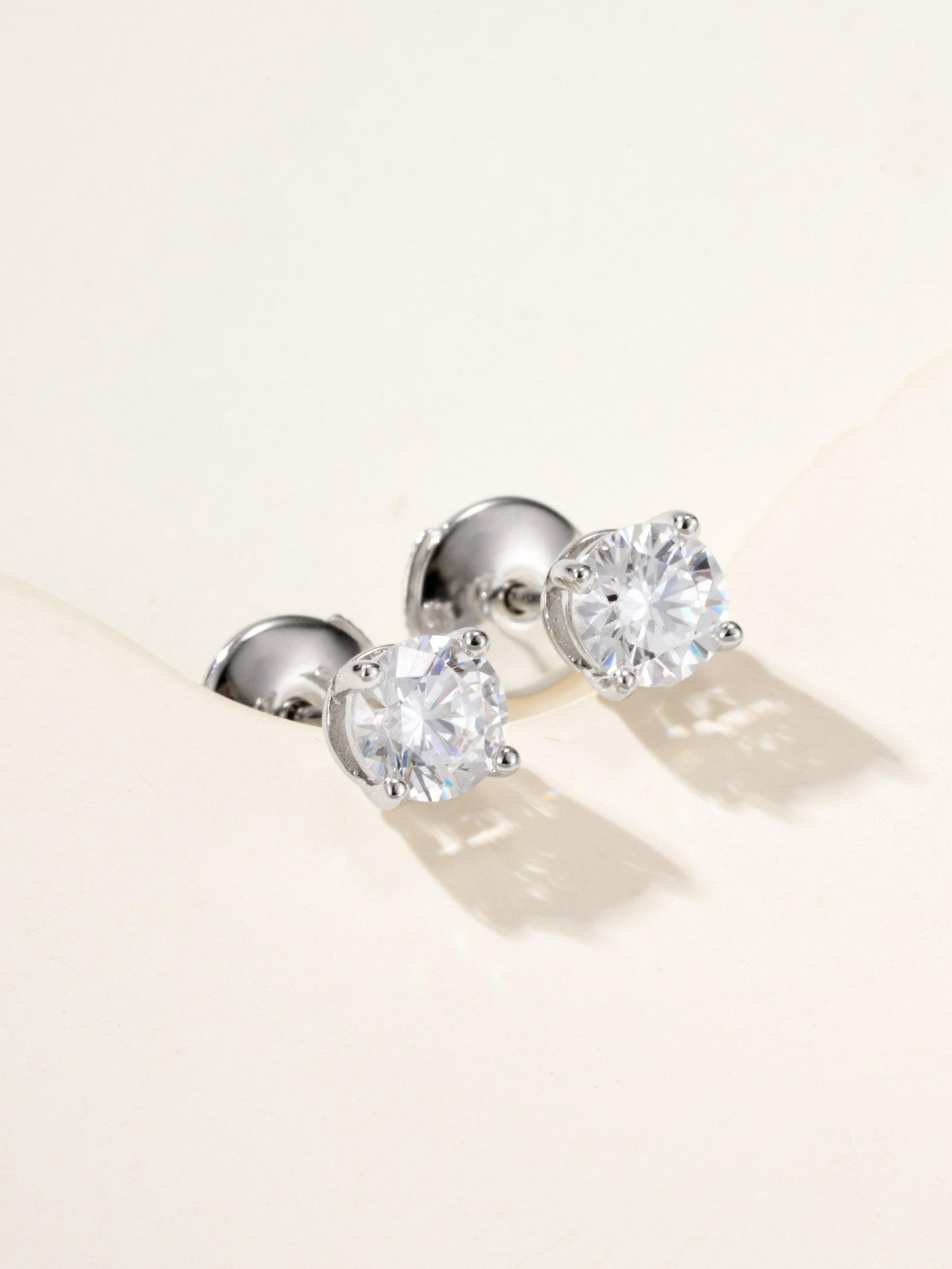 T Four Claw Earnail (0.5ct) - 图片 2