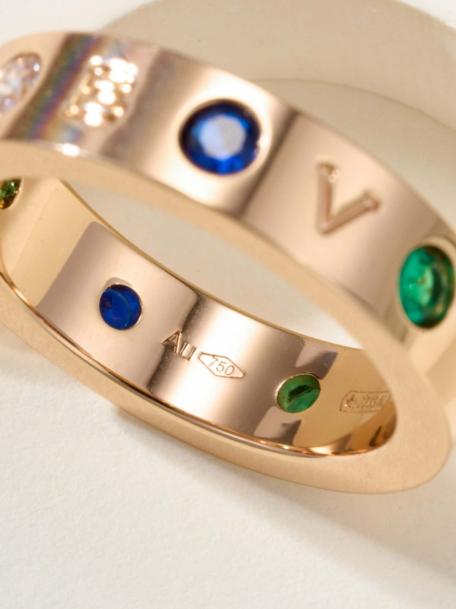 BV letter logo colored diamond ring - Image 6