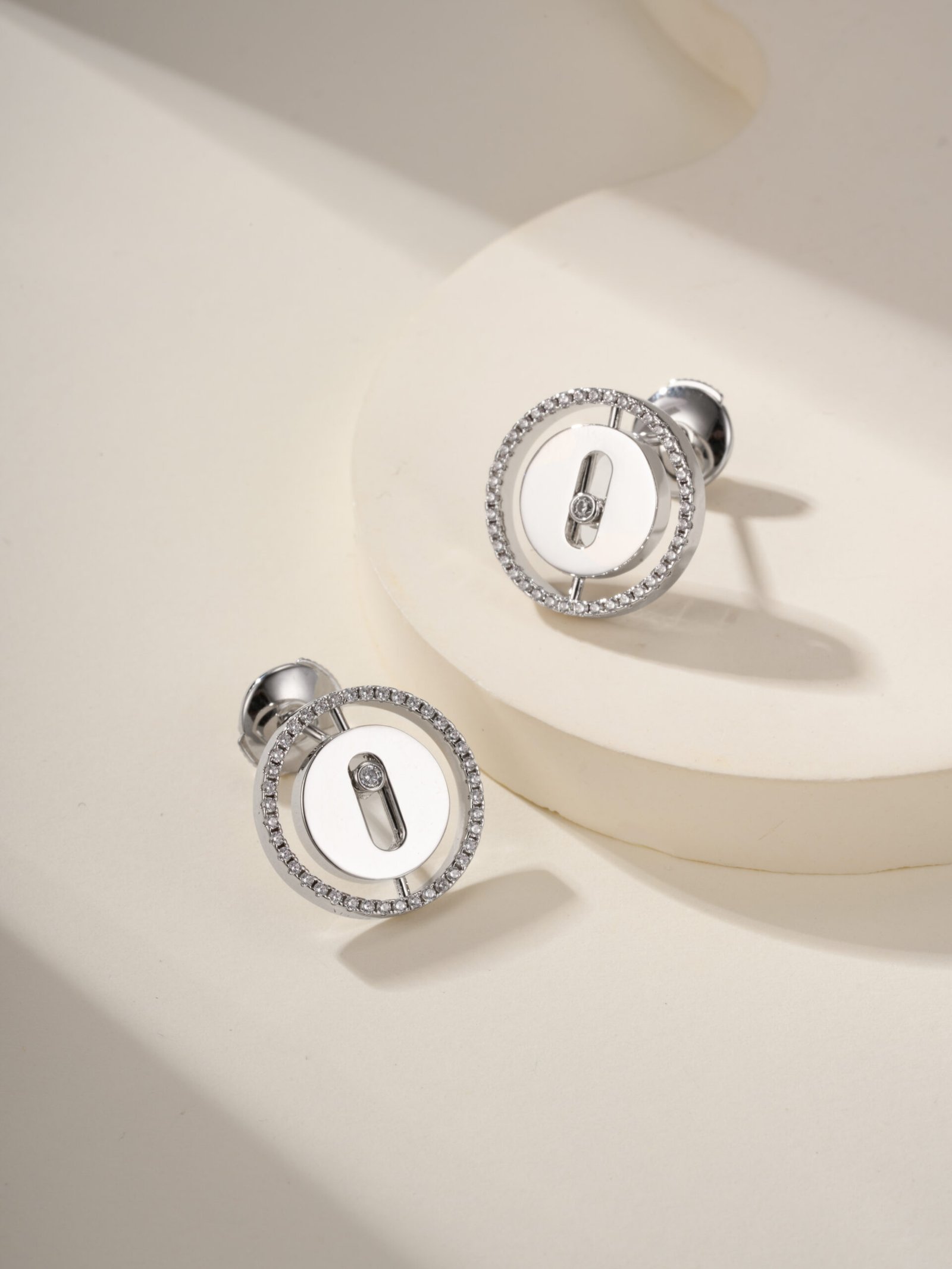 Lucky Move series earrings - Image 6