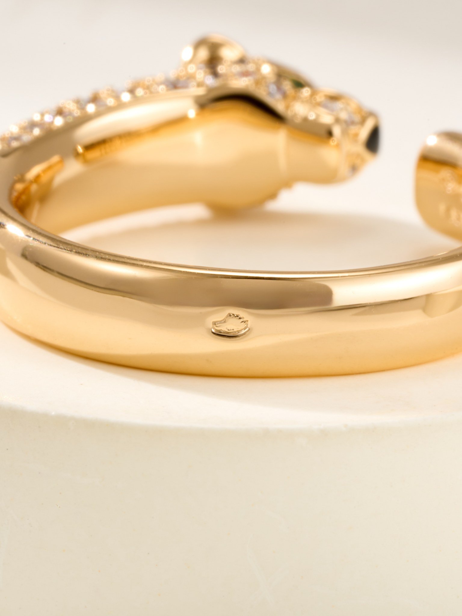 Leopard diamond studded narrow ring - Image 5