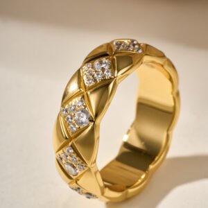 COCO diamond patterned ring with diamond inlay in the middle (CNC handmade diamond inlay)