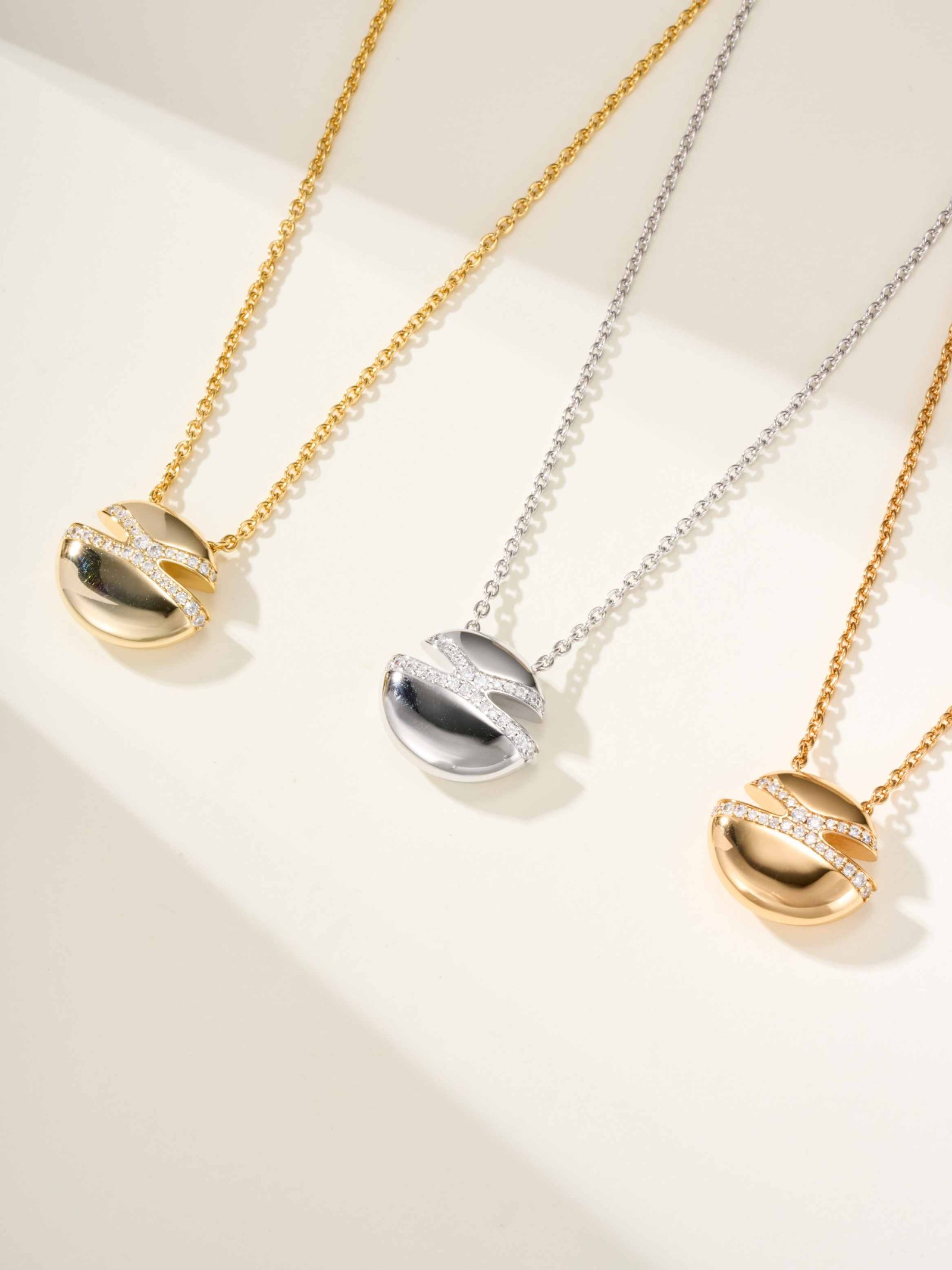 CABOCHON series diamond studded necklace