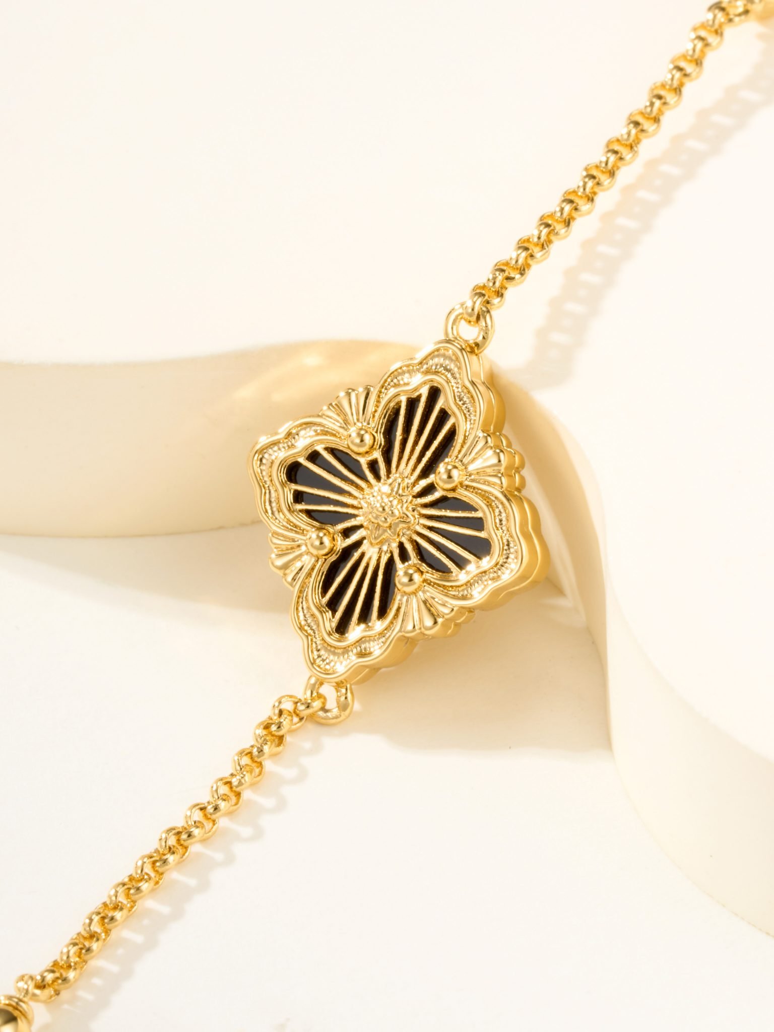 BU Opera Series Gold 3 Pattern Single Flower Agate Black Bracelet (Small) - Image 4