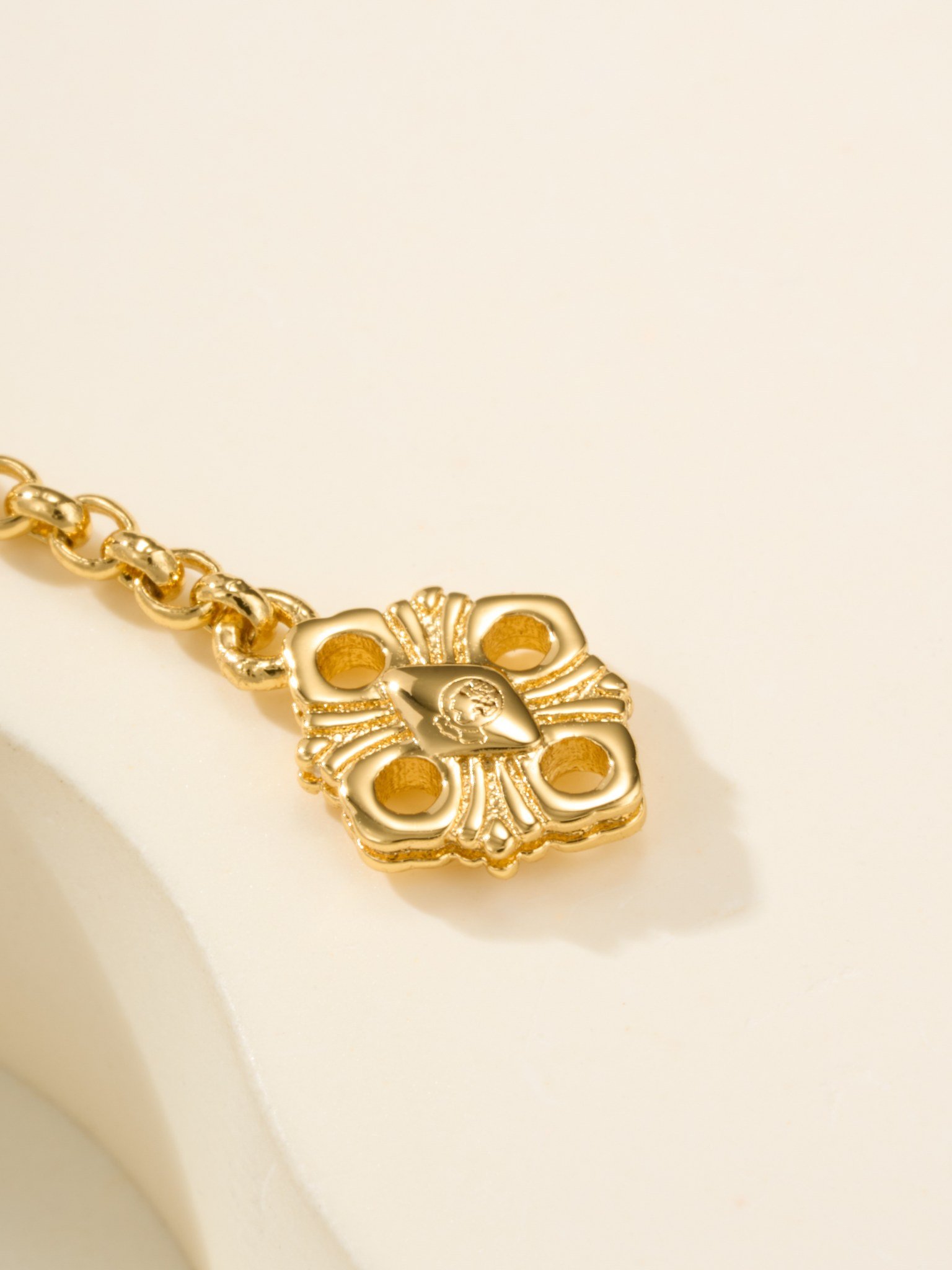 BU Opera Series Gold 3 Pattern Single Flower Agate Black Bracelet (Small) - Image 8