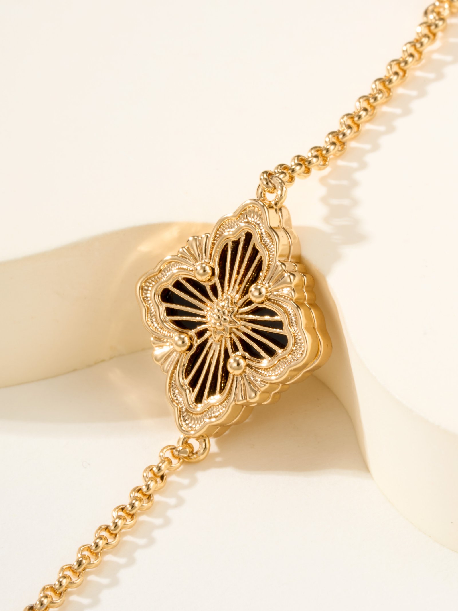 BU Opera Series Gold 3 Pattern Single Flower Agate Black Bracelet (Small) - 图片 6