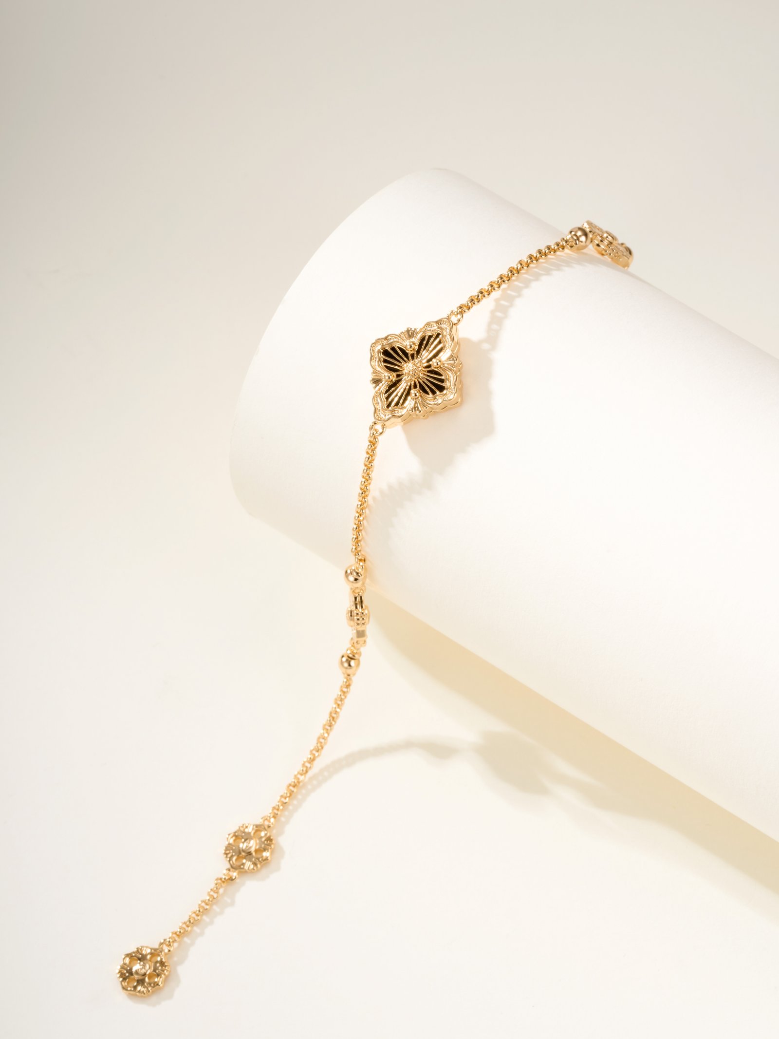 BU Opera Series Gold 3 Pattern Single Flower Agate Black Bracelet (Small) - 图片 5