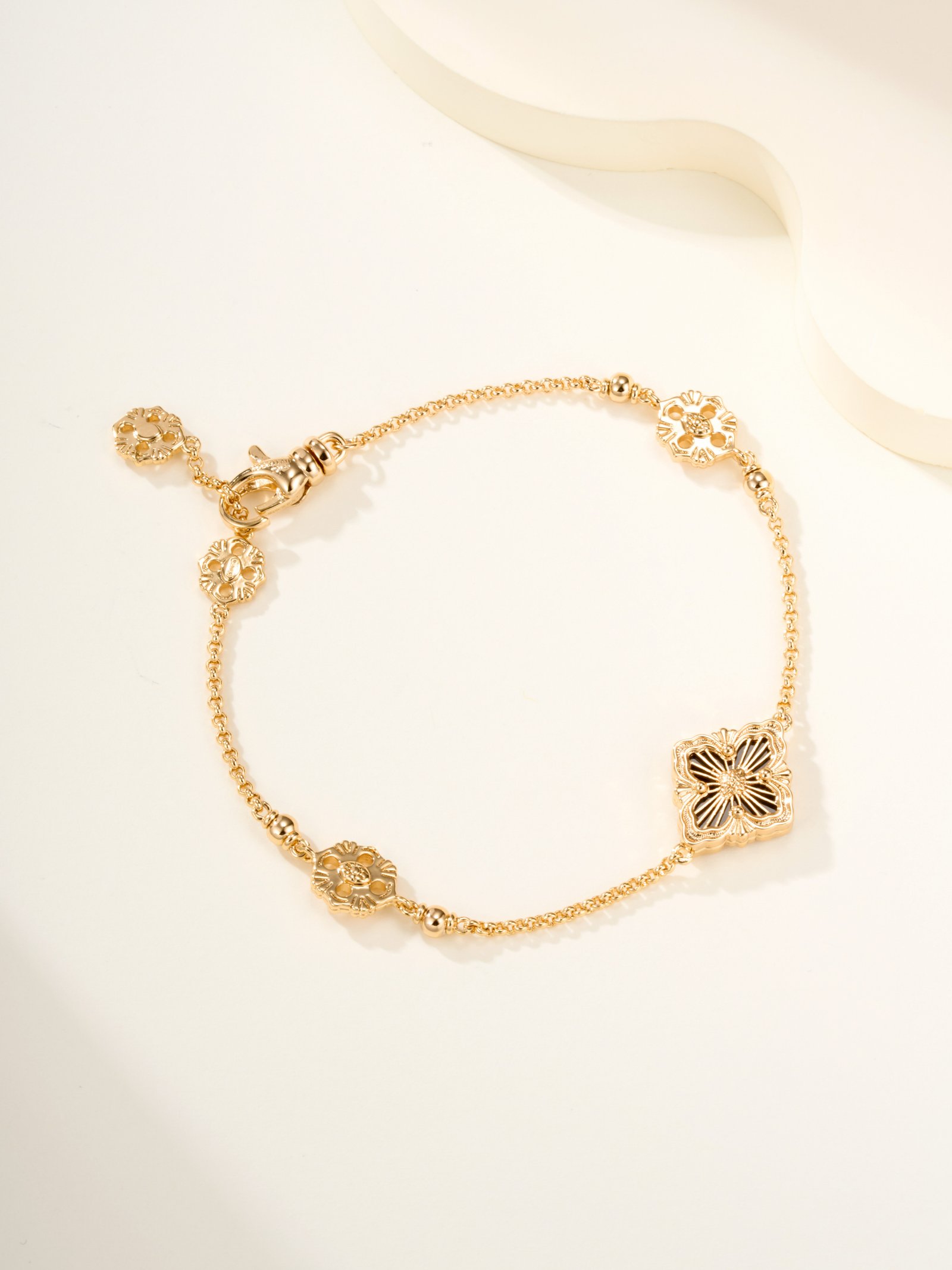 BU Opera Series Gold 3 Pattern Single Flower Agate Black Bracelet (Small)