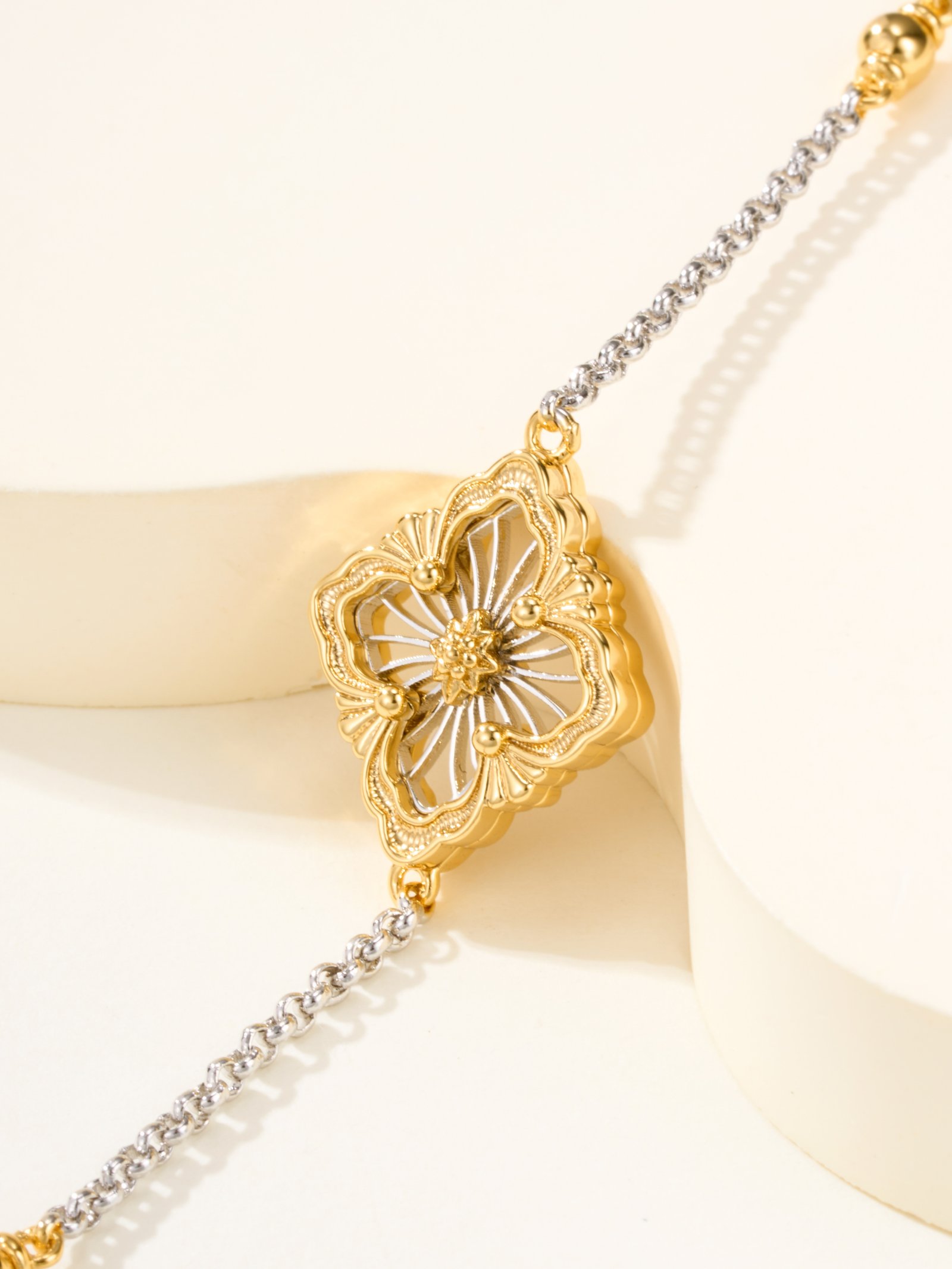 BU Radiant Network Opera Tulle Platinum Colored Bracelet (Small) - 图片 3