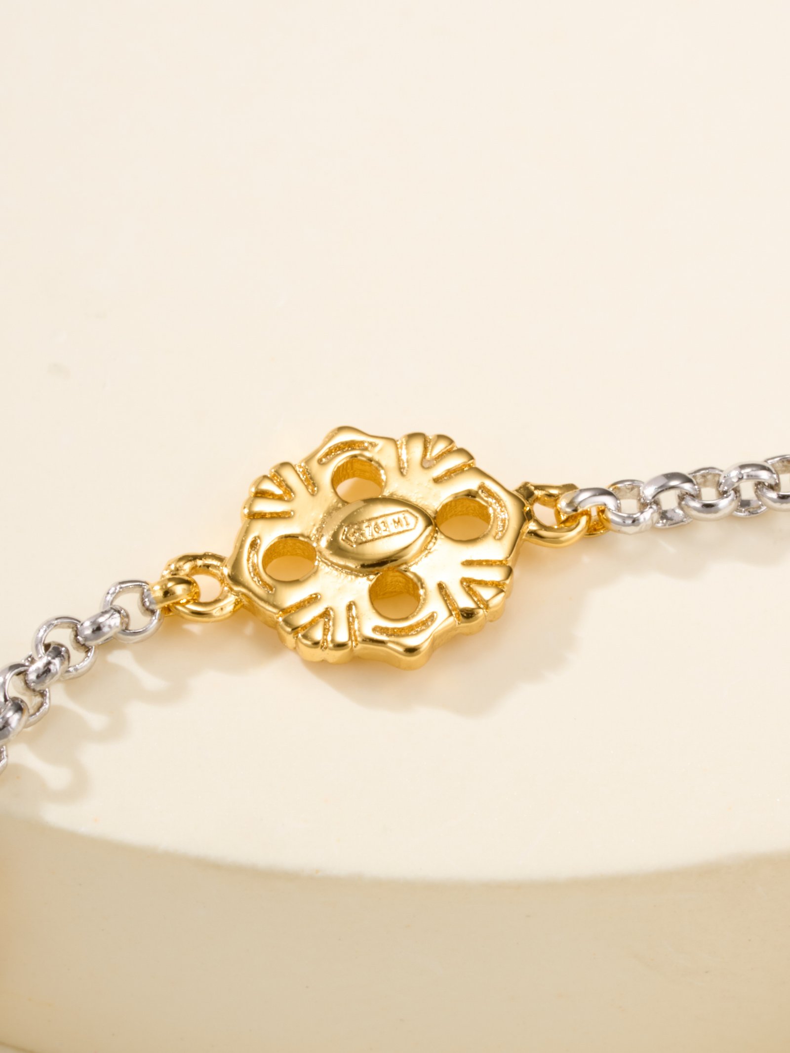 BU Radiant Network Opera Tulle Platinum Colored Bracelet (Small) - 图片 7