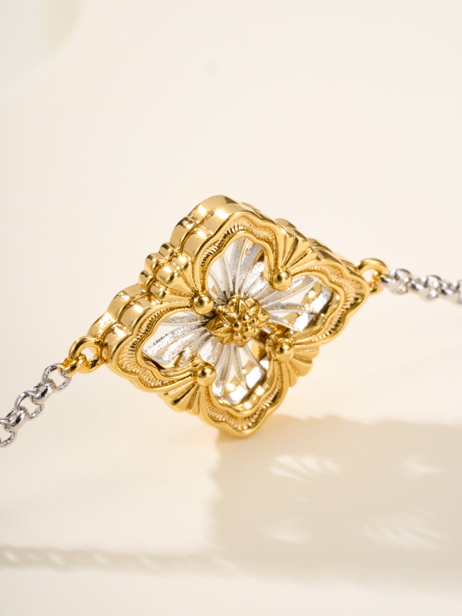 BU Radiant Network Opera Tulle Platinum Colored Bracelet (Small) - 图片 4