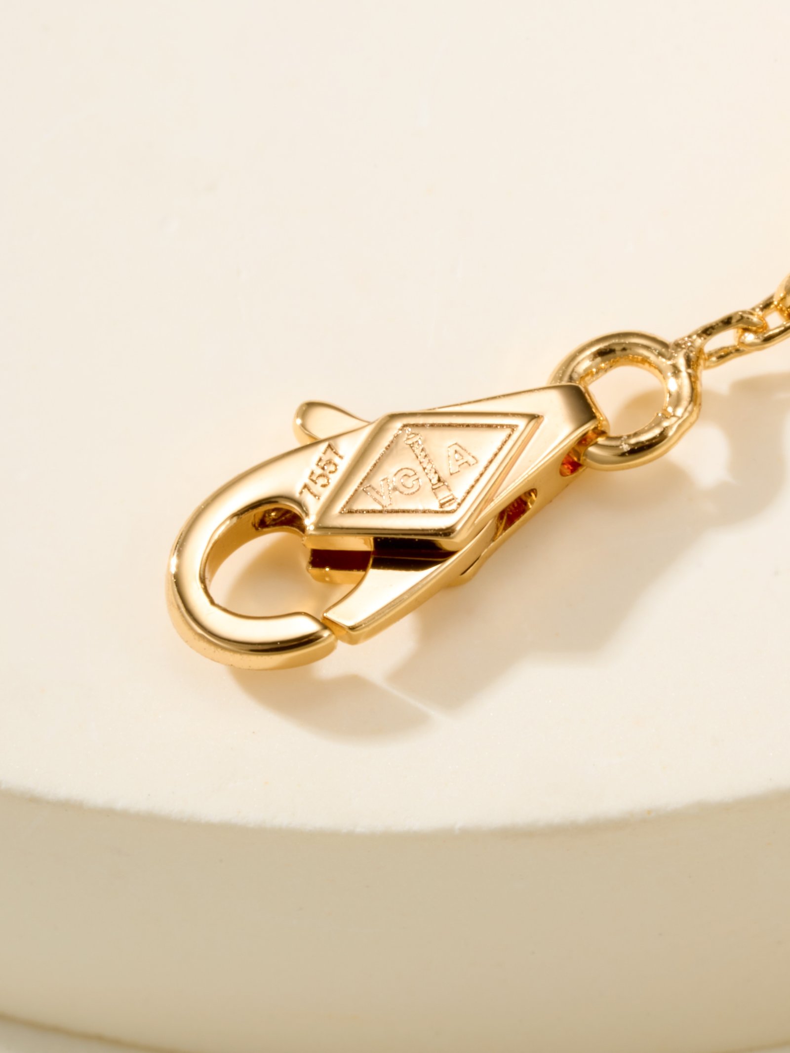 Vintage Alhambra Bracelet 6-Flower Mini Set with Diamonds - Image 6