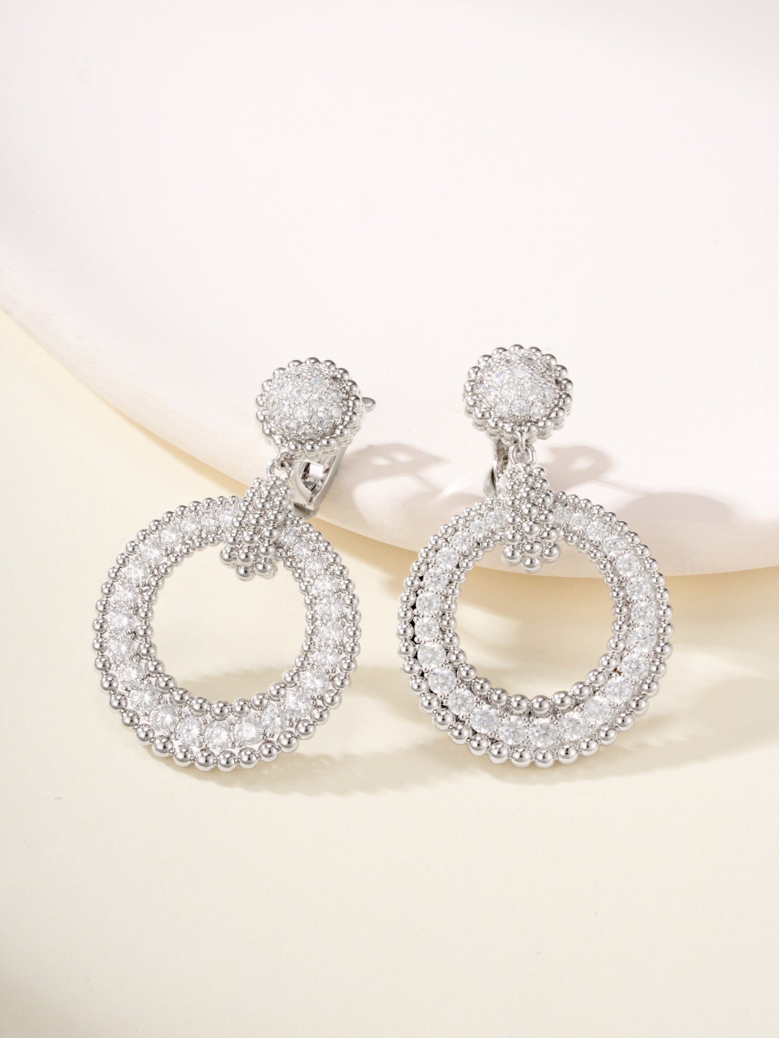 Perlee Diamonds Full Diamond Earrings - 图片 3