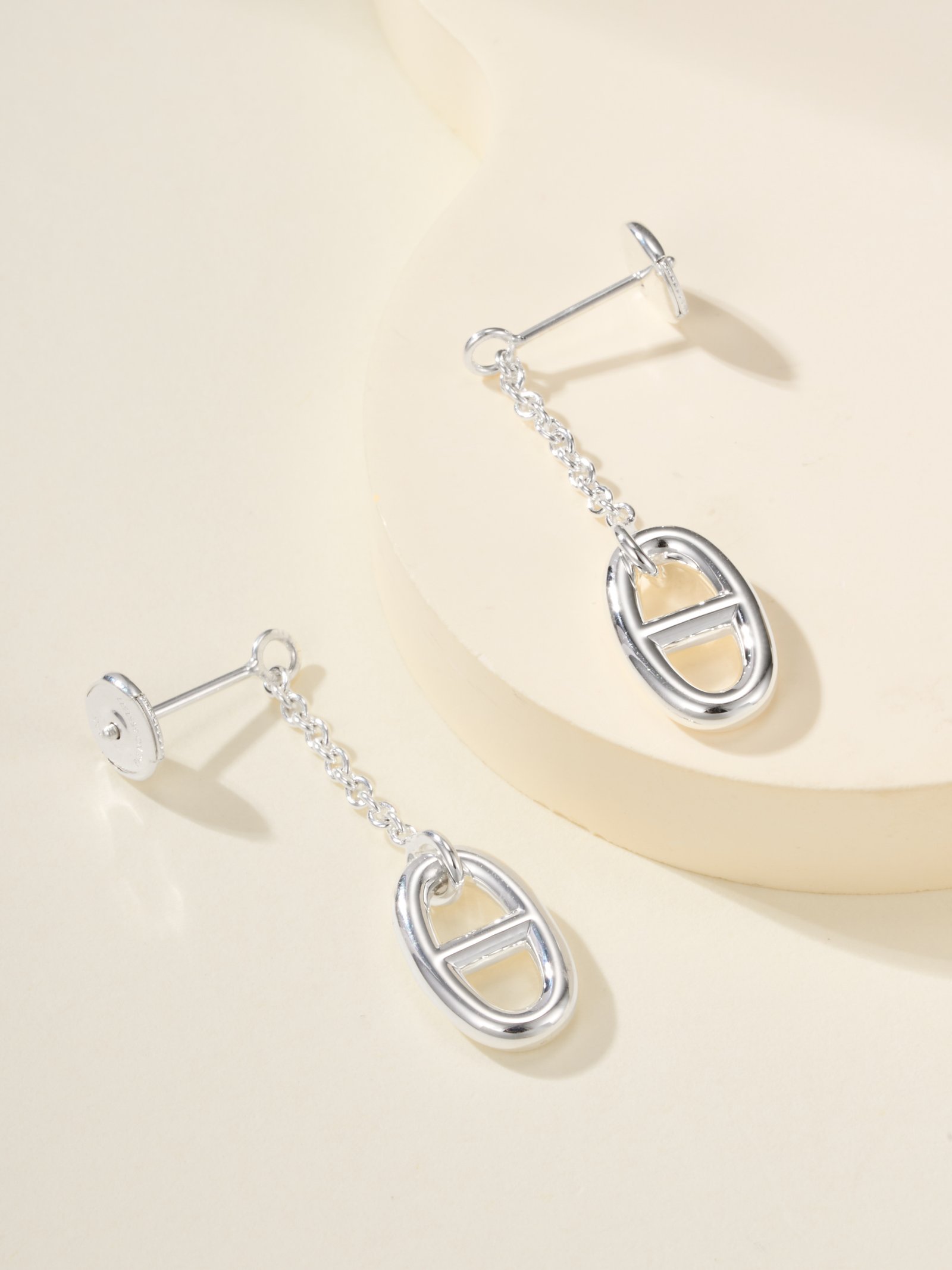 Pig Nose Chain Buckle Earrings - 图片 2