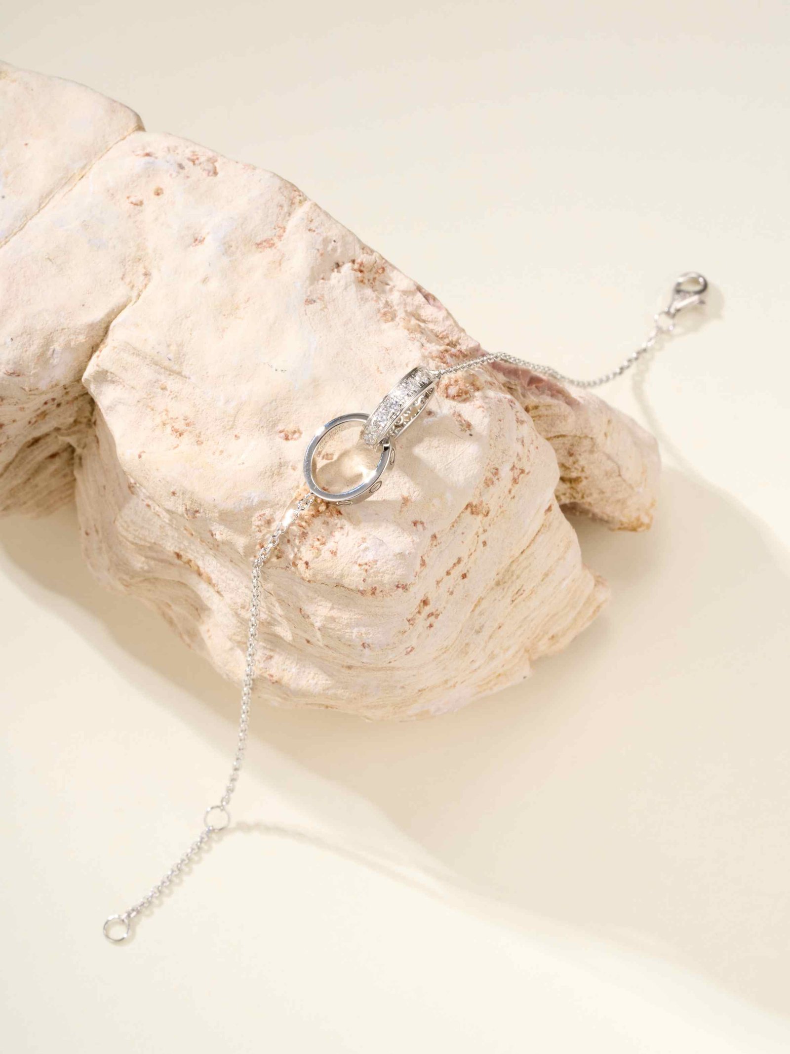 Love Half Circle Diamond Inlaid Double Ring Bracelet - 图片 2