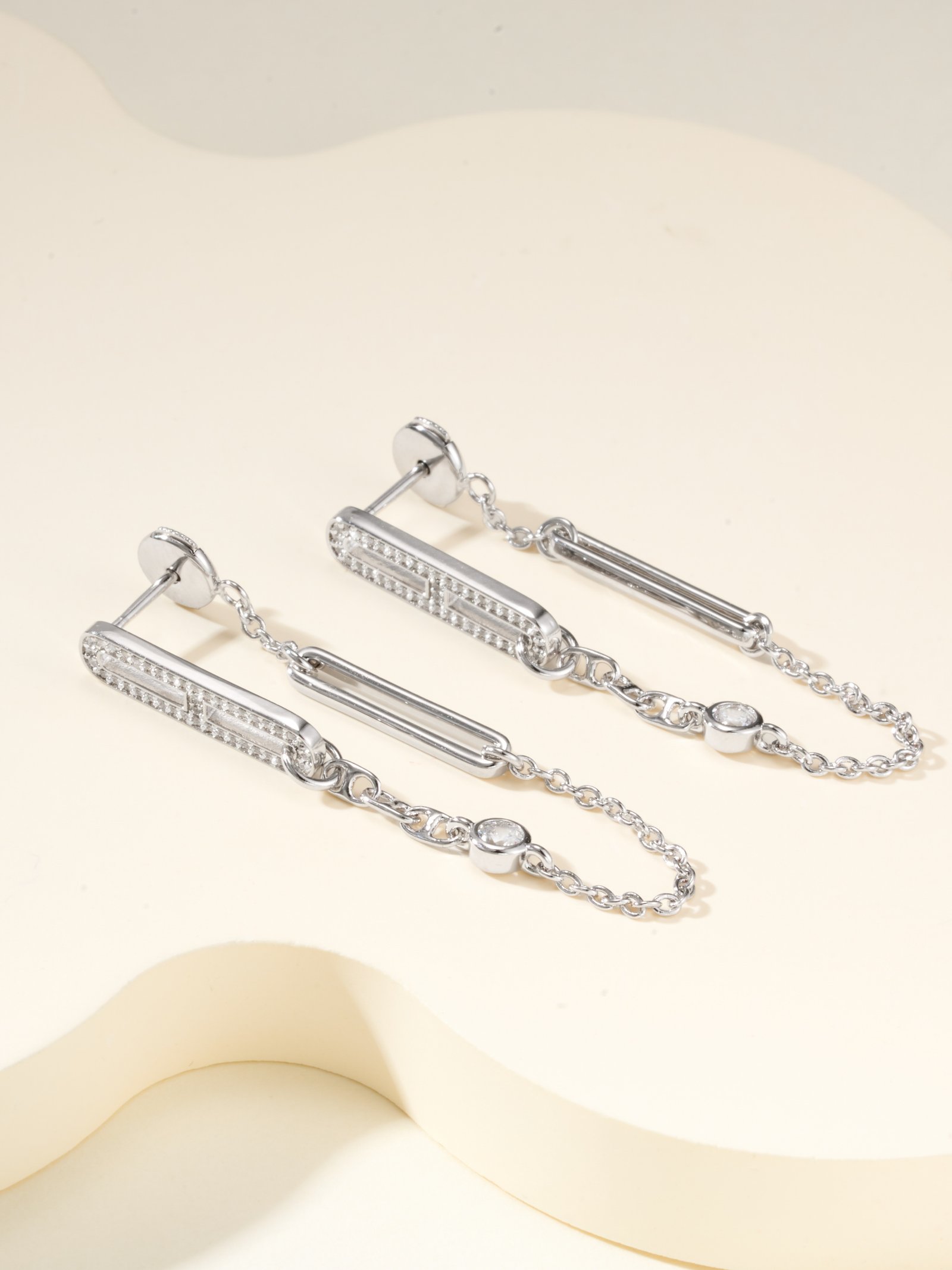 Pig Nose Diamond Chain Earrings - 图片 8