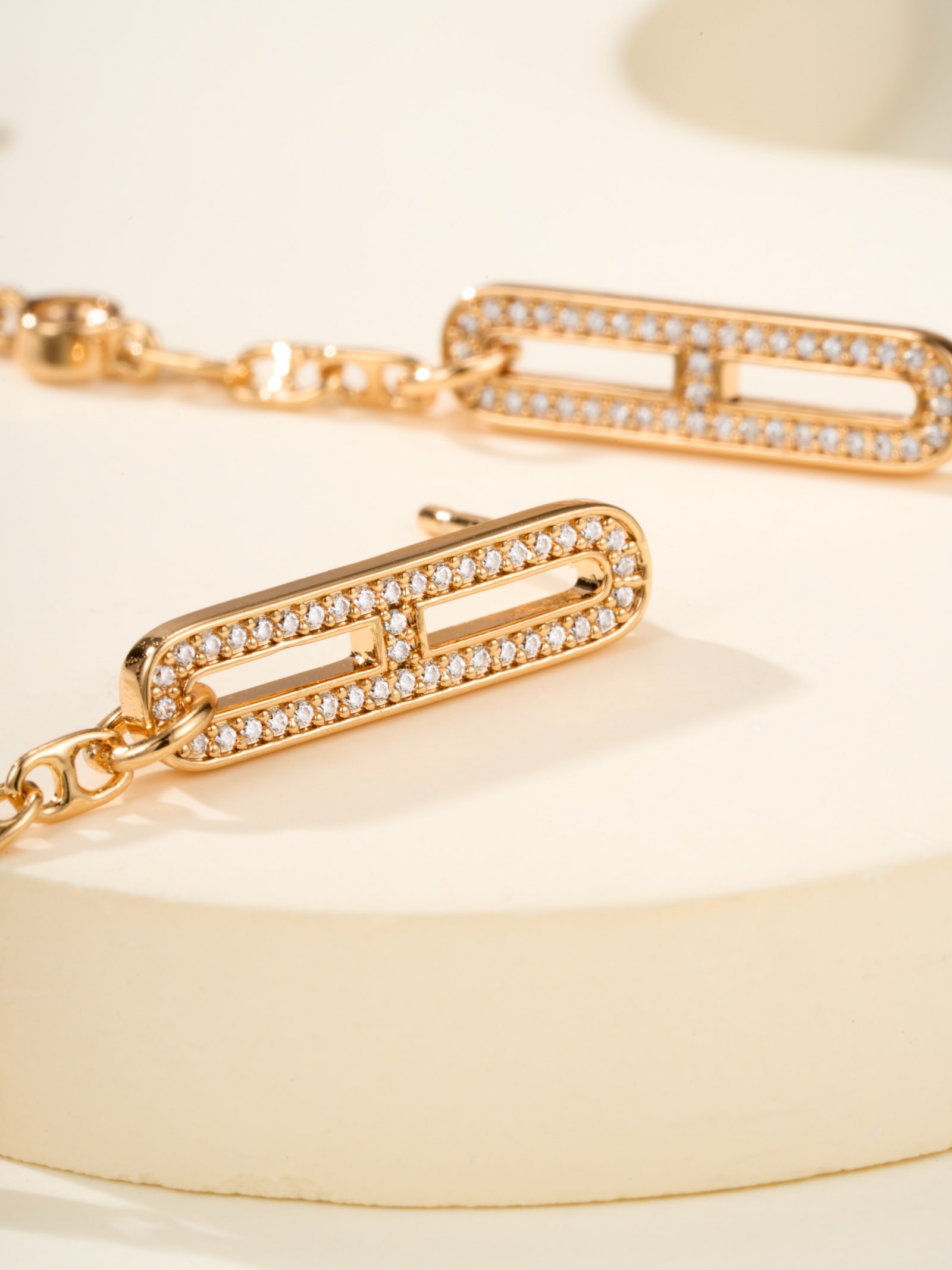 Pig Nose Diamond Chain Earrings - 图片 5