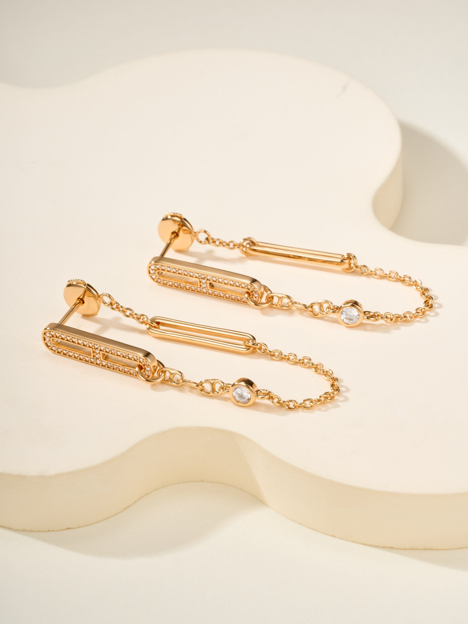 Pig Nose Diamond Chain Earrings - 图片 4