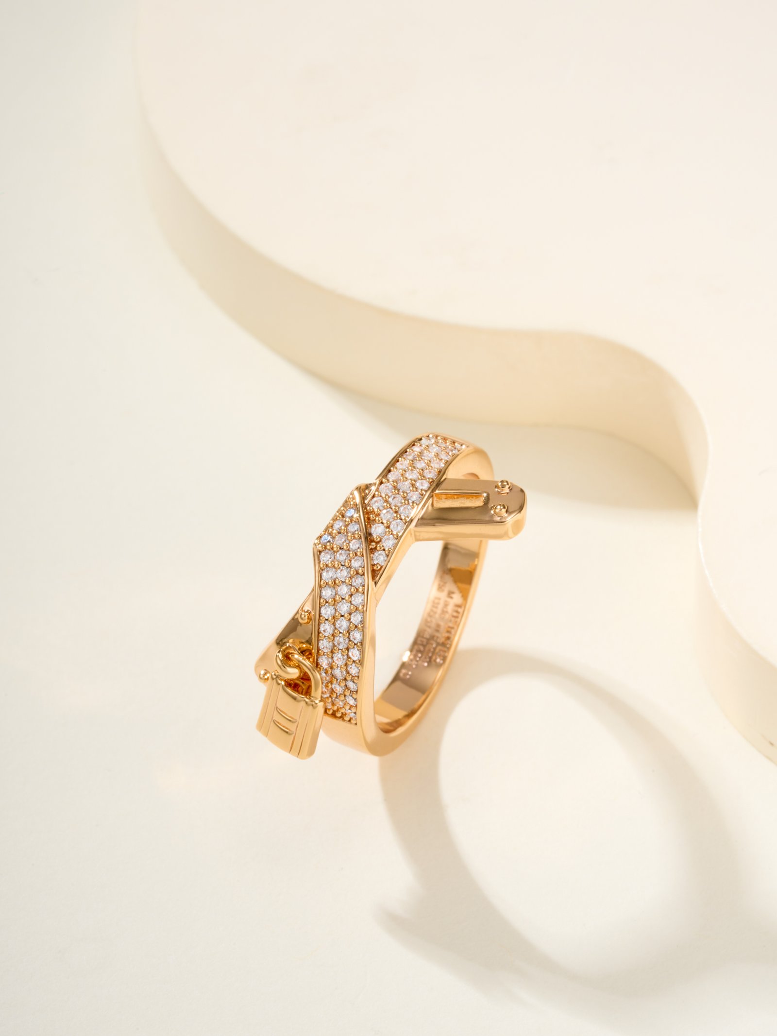 Kelly Gavroche Cross set Diamond Lock Head Ring - Image 10