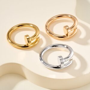 Rough nail diamond free ring