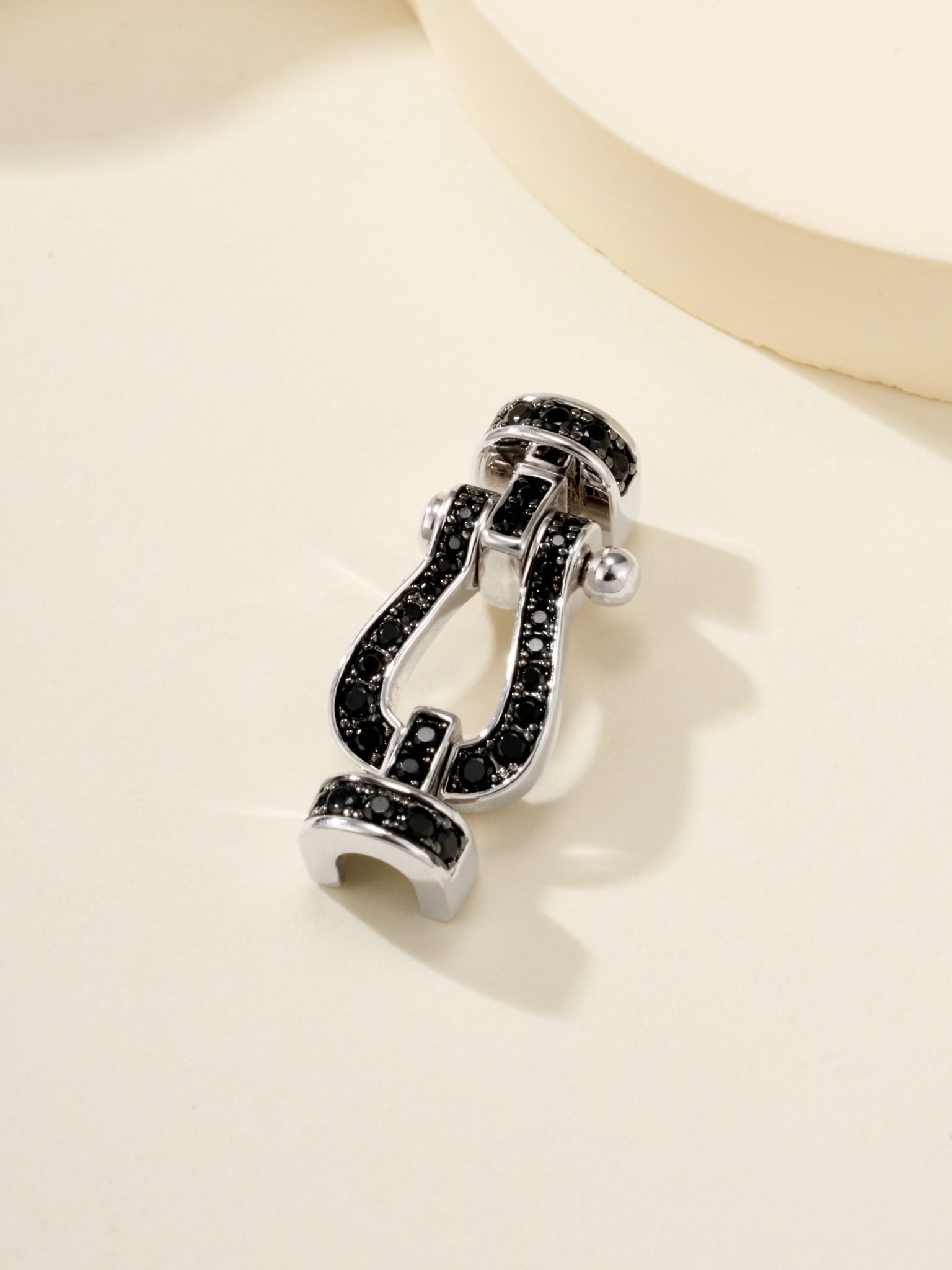 10 degree black diamond horseshoe buckle bracelet (small size) - Image 12