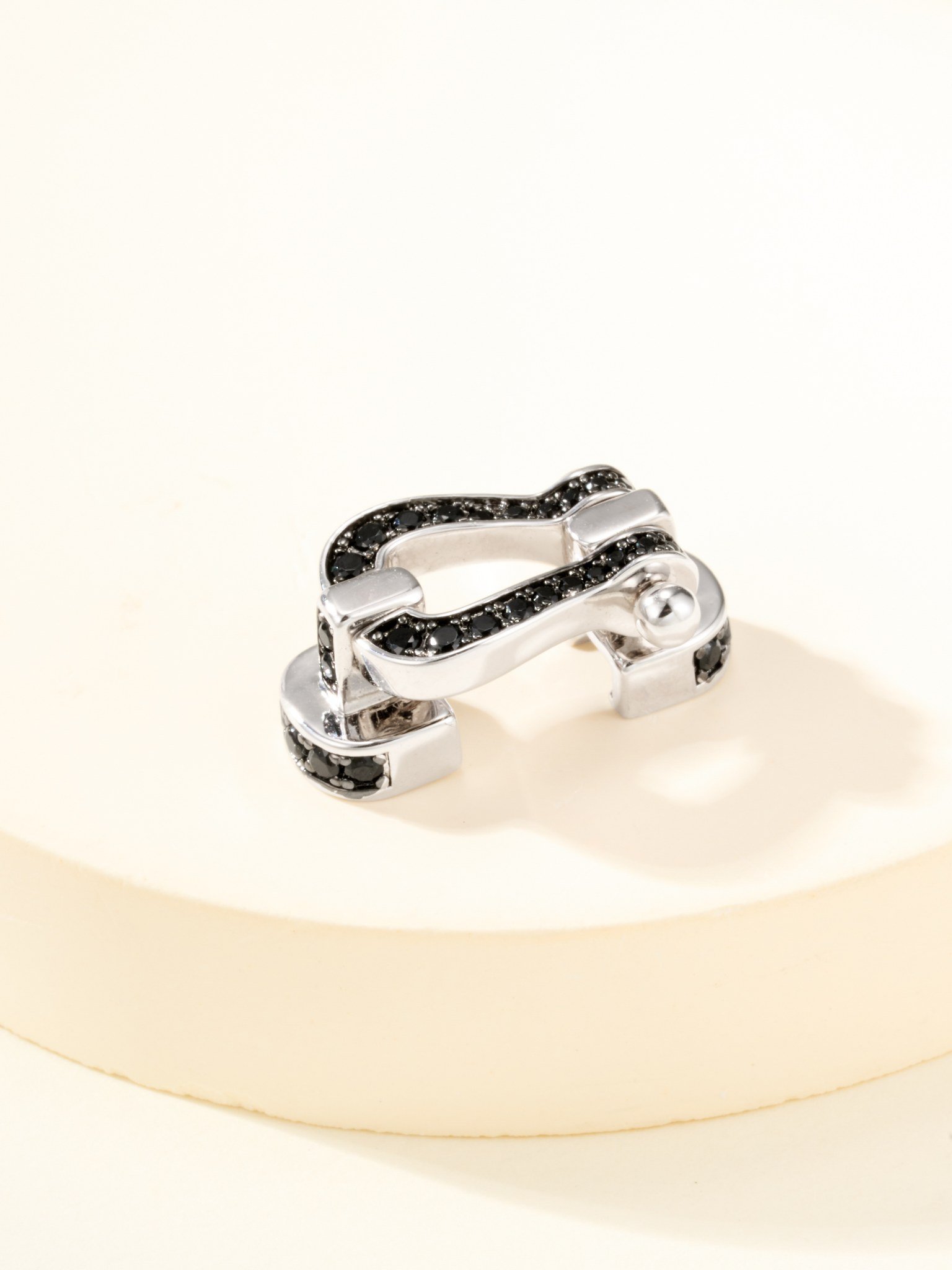 10 degree black diamond horseshoe buckle bracelet (small size) - Image 5