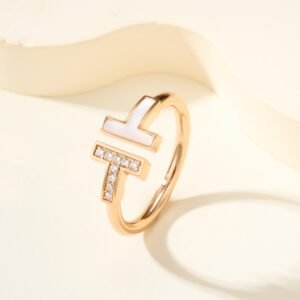 Double T-shaped diamond inlaid ring