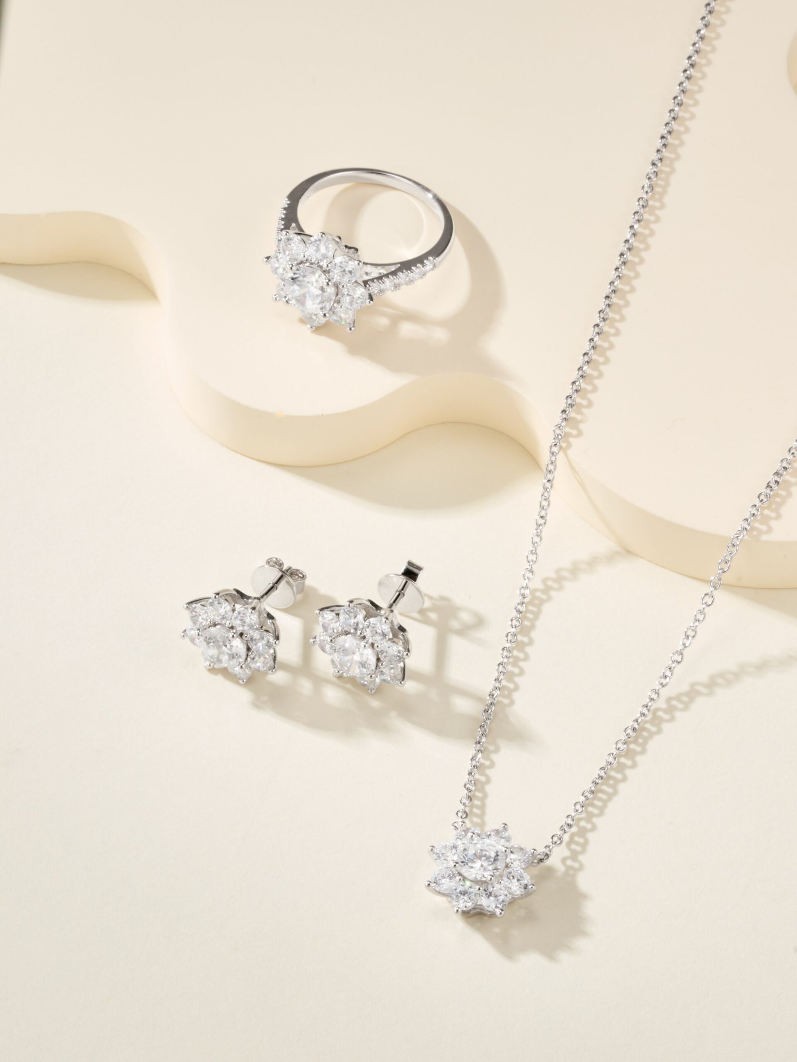 HW Sunflower Diamond Ring (Color White) - Image 9