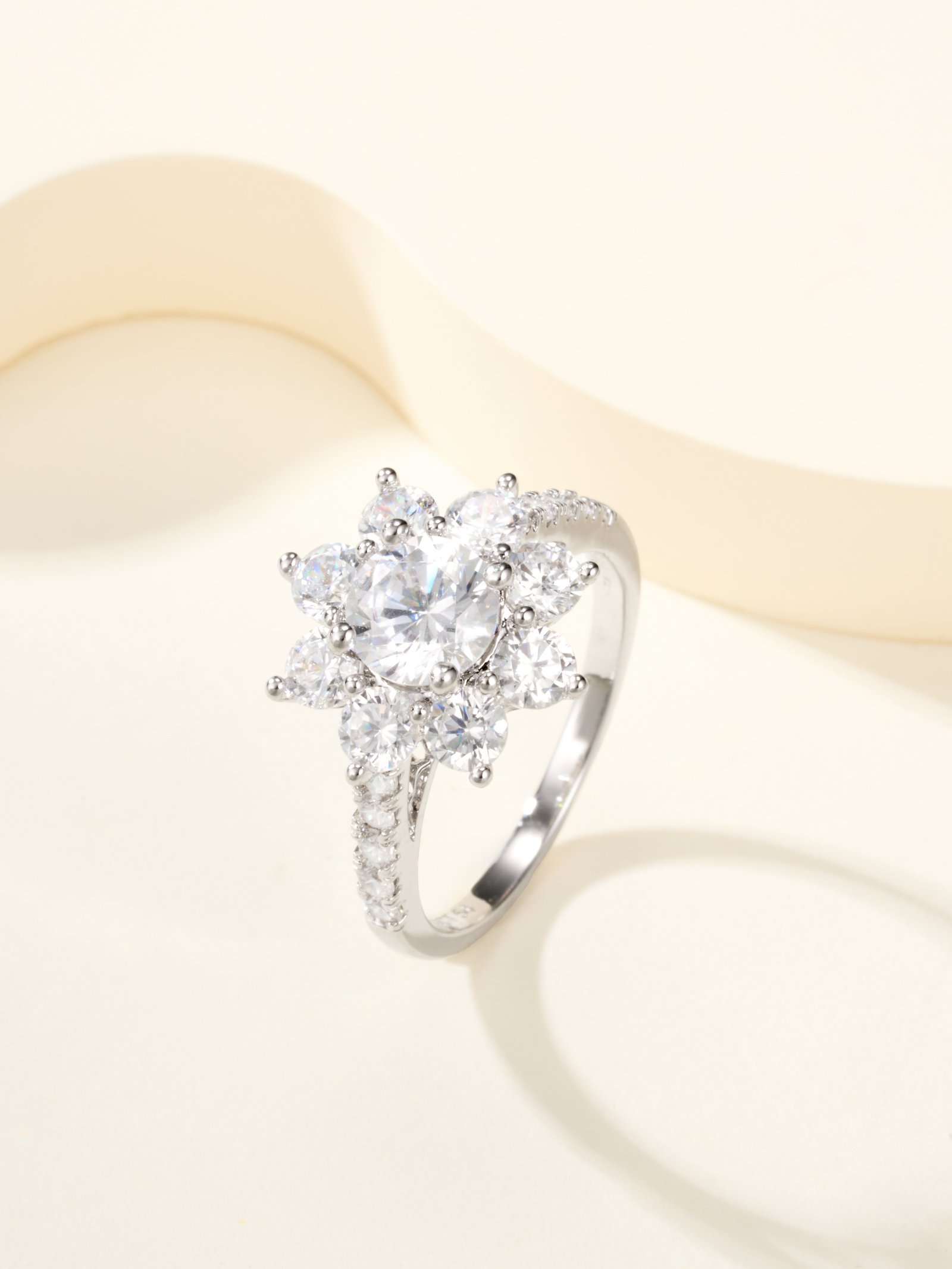HW Sunflower Diamond Ring (Color White)