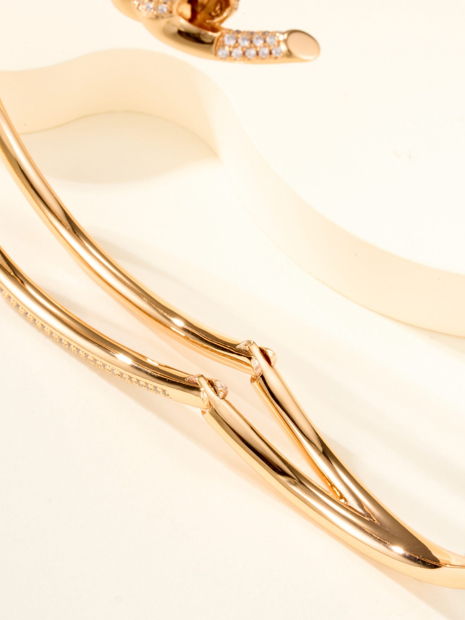 T Knot series double row hinge bracelet with diamond inlay - 图片 8