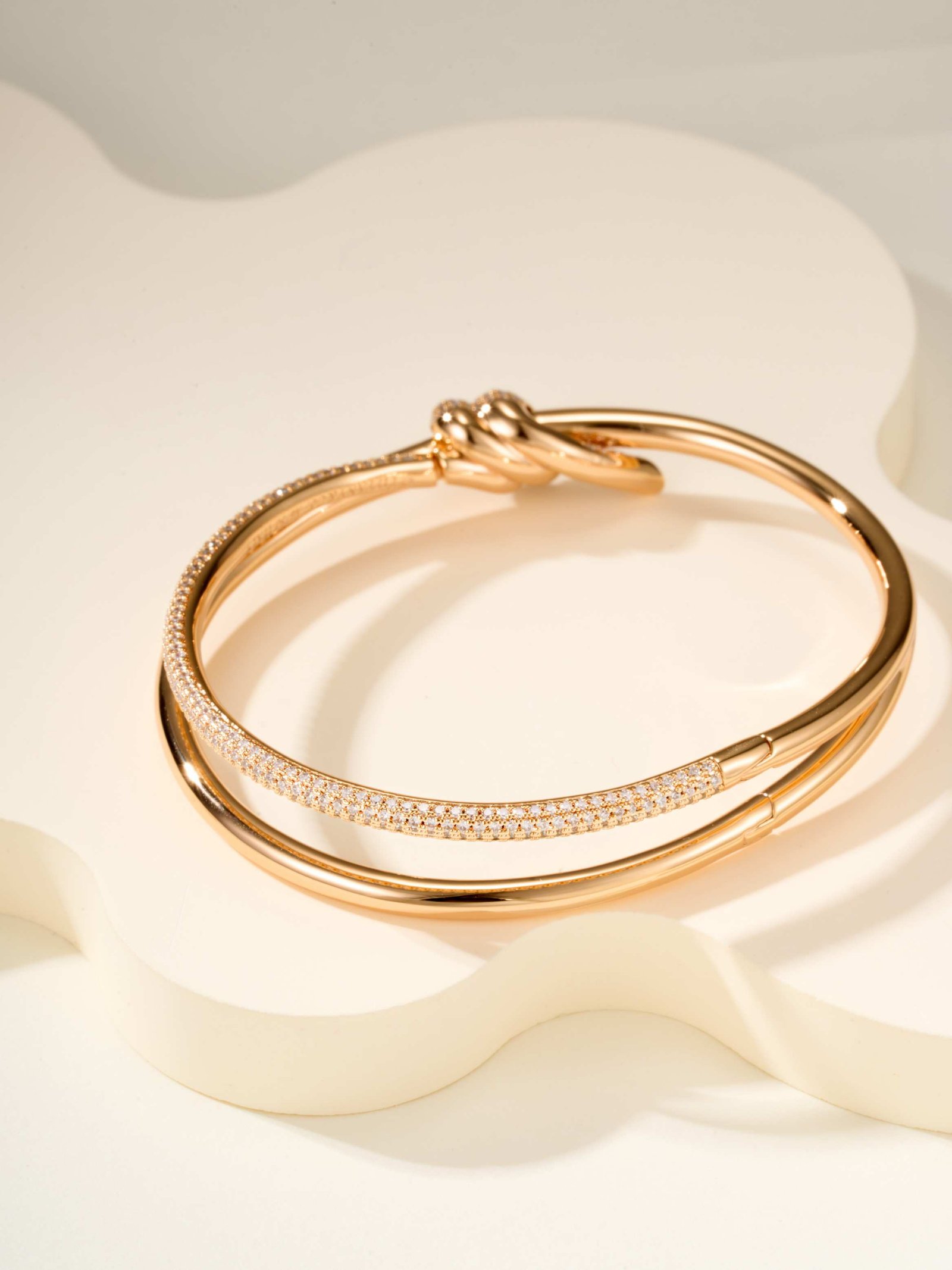 T Knot series double row hinge bracelet with diamond inlay - 图片 9