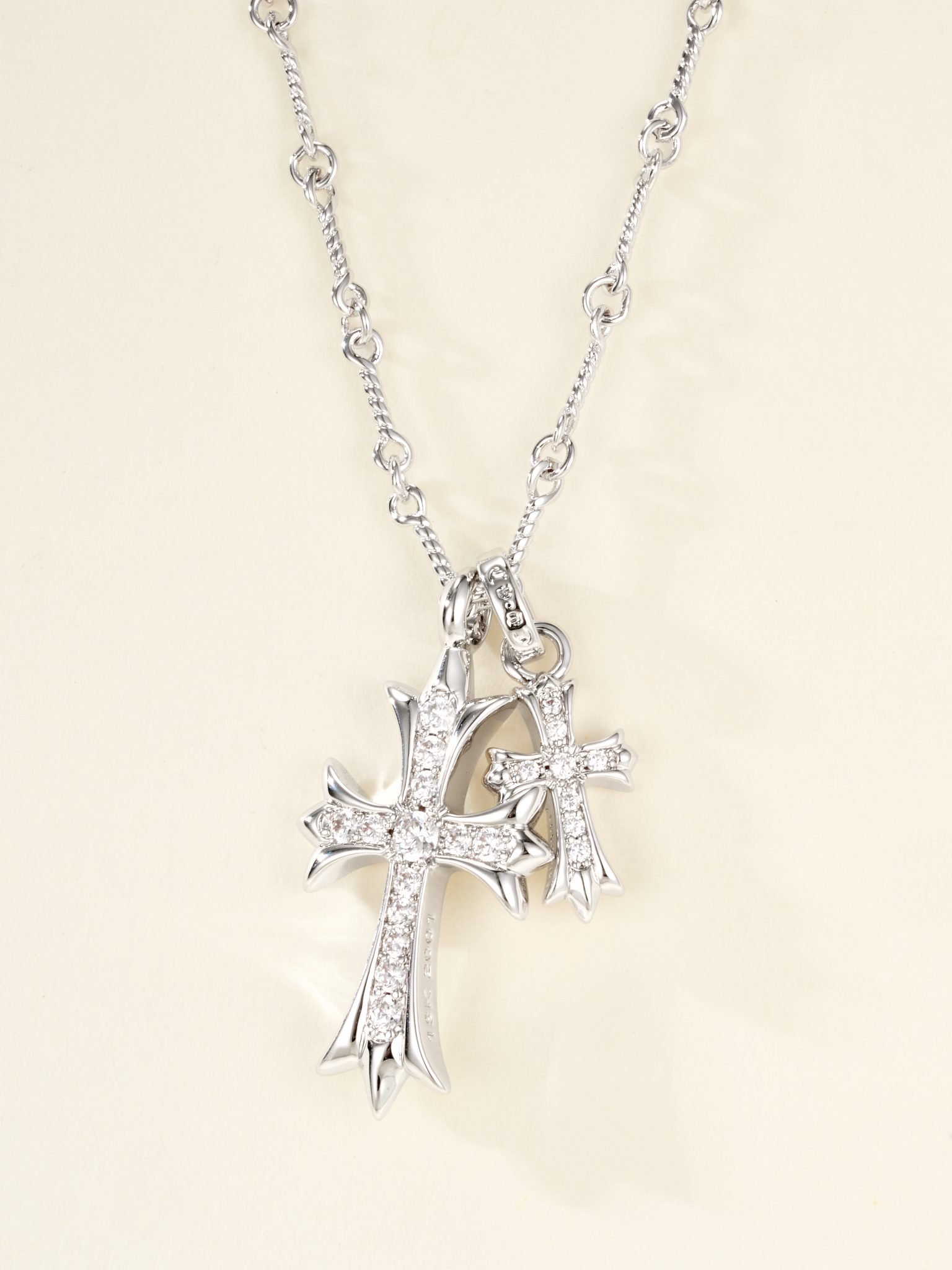 Classic Double Cross Croheart Necklace - 图片 3