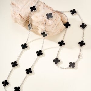 20 flower black patterned stone necklace