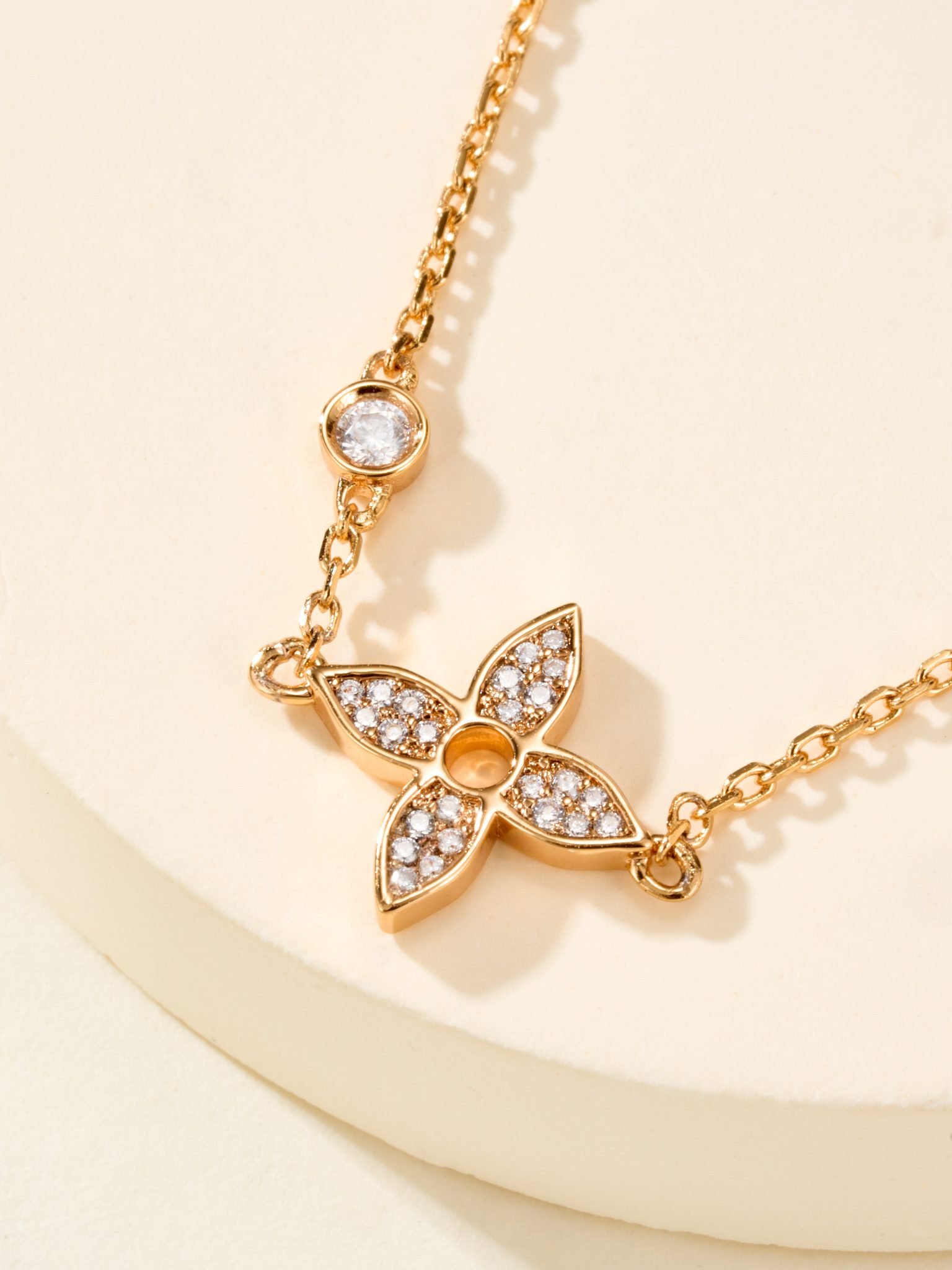 Blossom series full diamond small necklace - Image 4